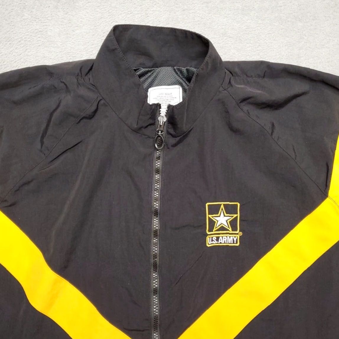 Vintage VINTAGE Army Jacket Mens L Black Yellow Physical Fitness Military Casual VTG Jacket Mens L Black Yellow VTG Army Windbreaker Casual Mens Size US L / EU 52-54 / 3 - 3 Thumbnail