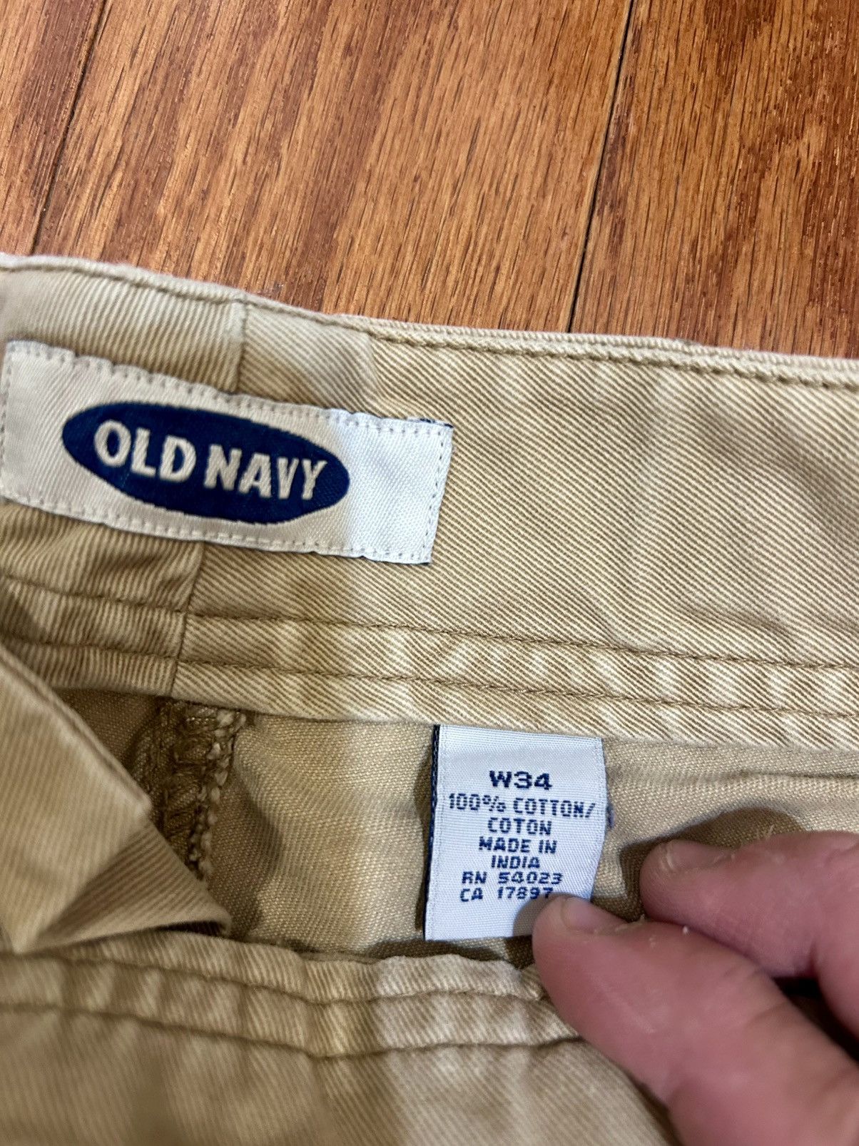 Old Navy Old Navy Tan Cargo Shorts with Belt Y2K Utilitarian Size US 34 / EU 50 - 5 Thumbnail