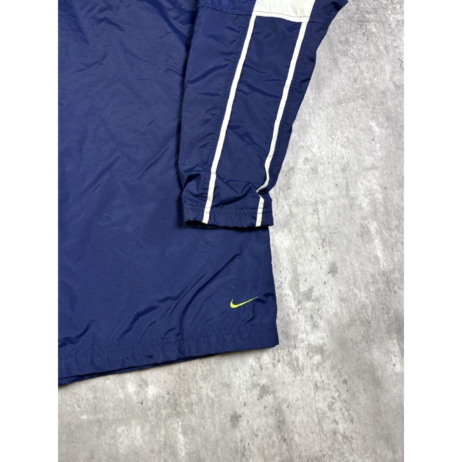 Nike VINTAGE Nike Windbreaker Jacket, Full Zip, Nylon Softshell, Blue, Size L, Men’s, 90s, Sports, Retro, Dri-Fit, Logo, Casual, Travel, Workwear Size US L / EU 52-54 / 3 - 5 Thumbnail