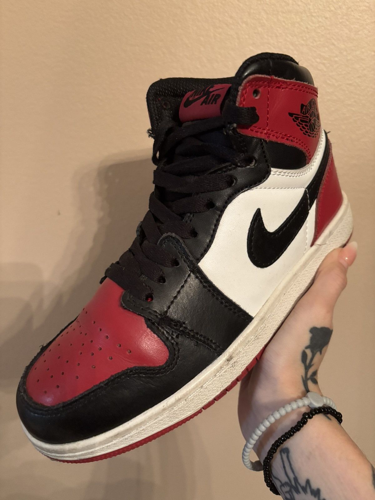 Jordan Brand Air Jordan 1 Retro High OG 'Bred Toe' Size US 6.5 / EU 39-40 - 1 Thumbnail