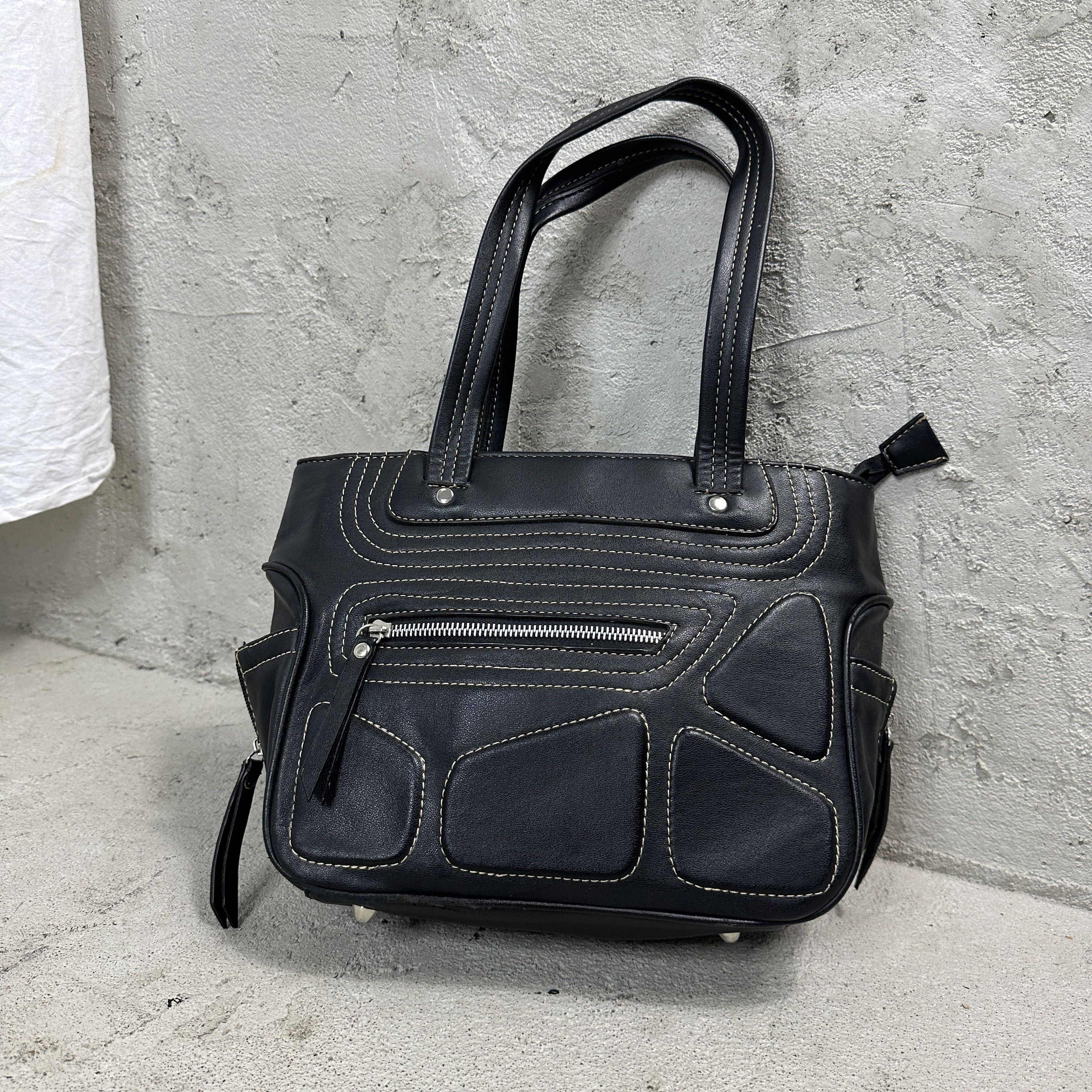 Vintage Vintage Y2K Avant Garde Archive Embossed 00s Shoulder Bag Size ONE SIZE - 2 Thumbnail