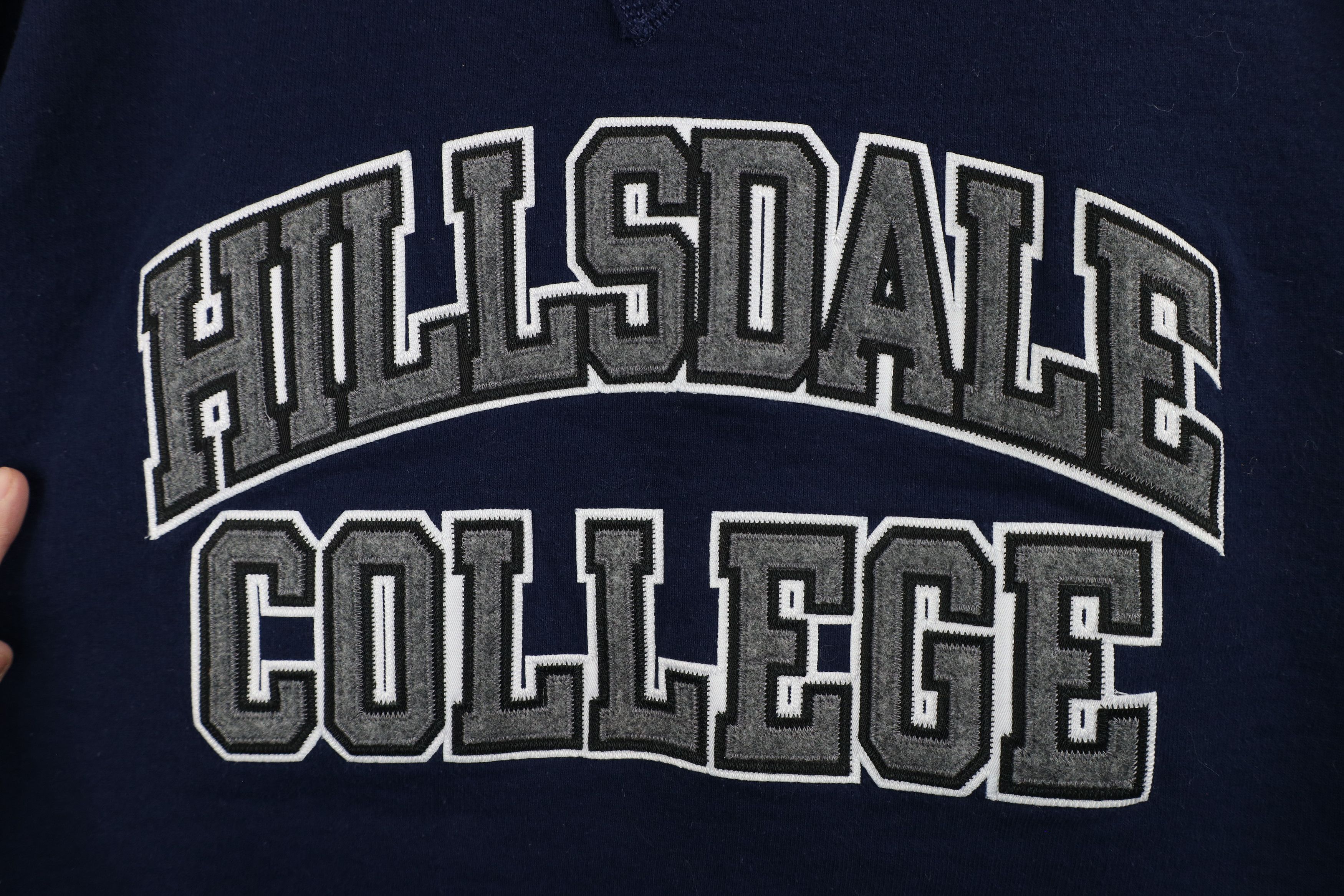 Russell Athletic × Vintage Vintage 90s Russell Athletic Hillsdale College Sweatshirt Size US M / EU 48-50 / 2 - 5 Thumbnail