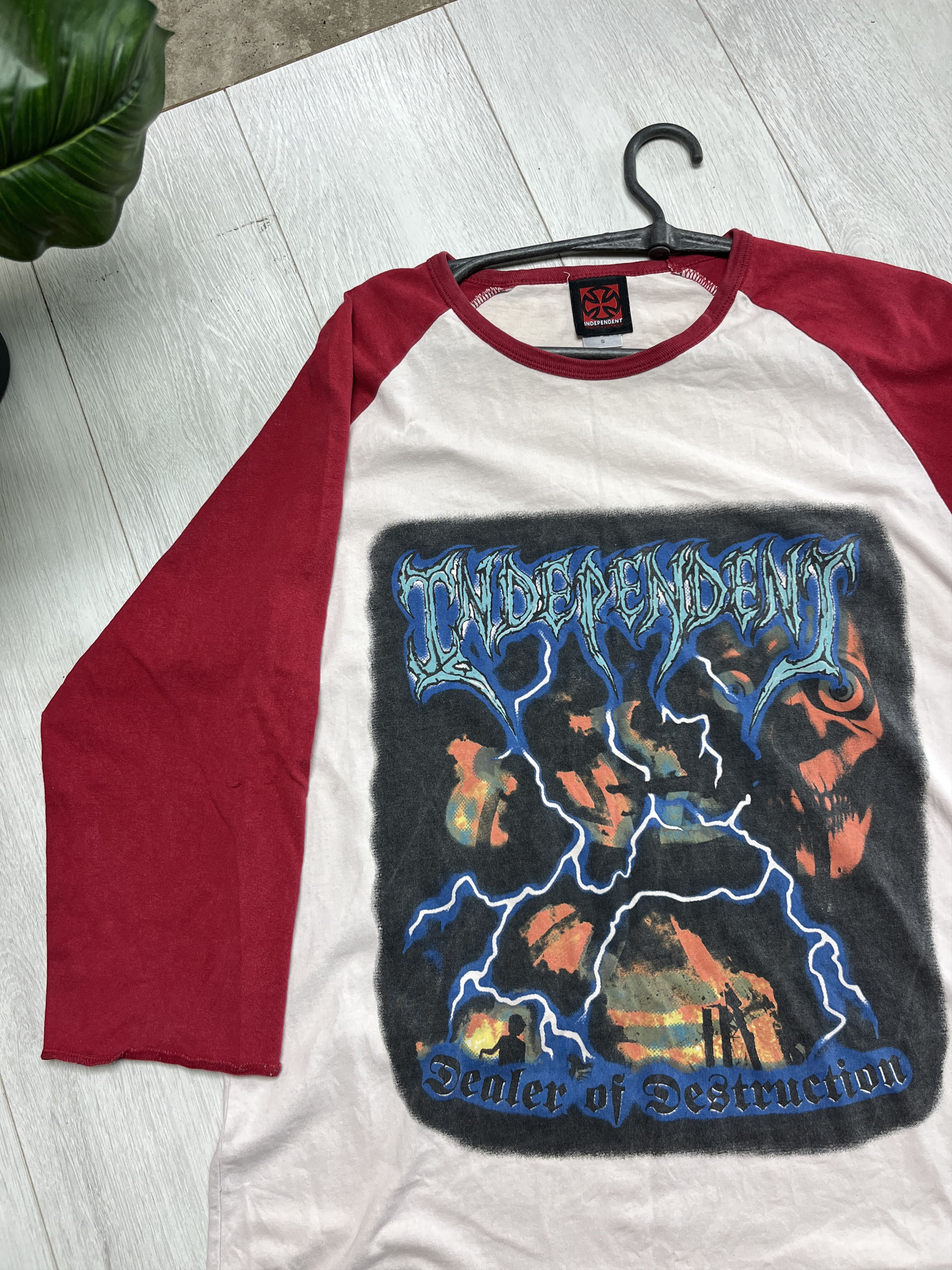 Vintage 2000s INDEPENDENT "DEALER OF DESTRUCTION" RAGLAN TEE - 846 Size US S / EU 44-46 / 1 - 2 Thumbnail