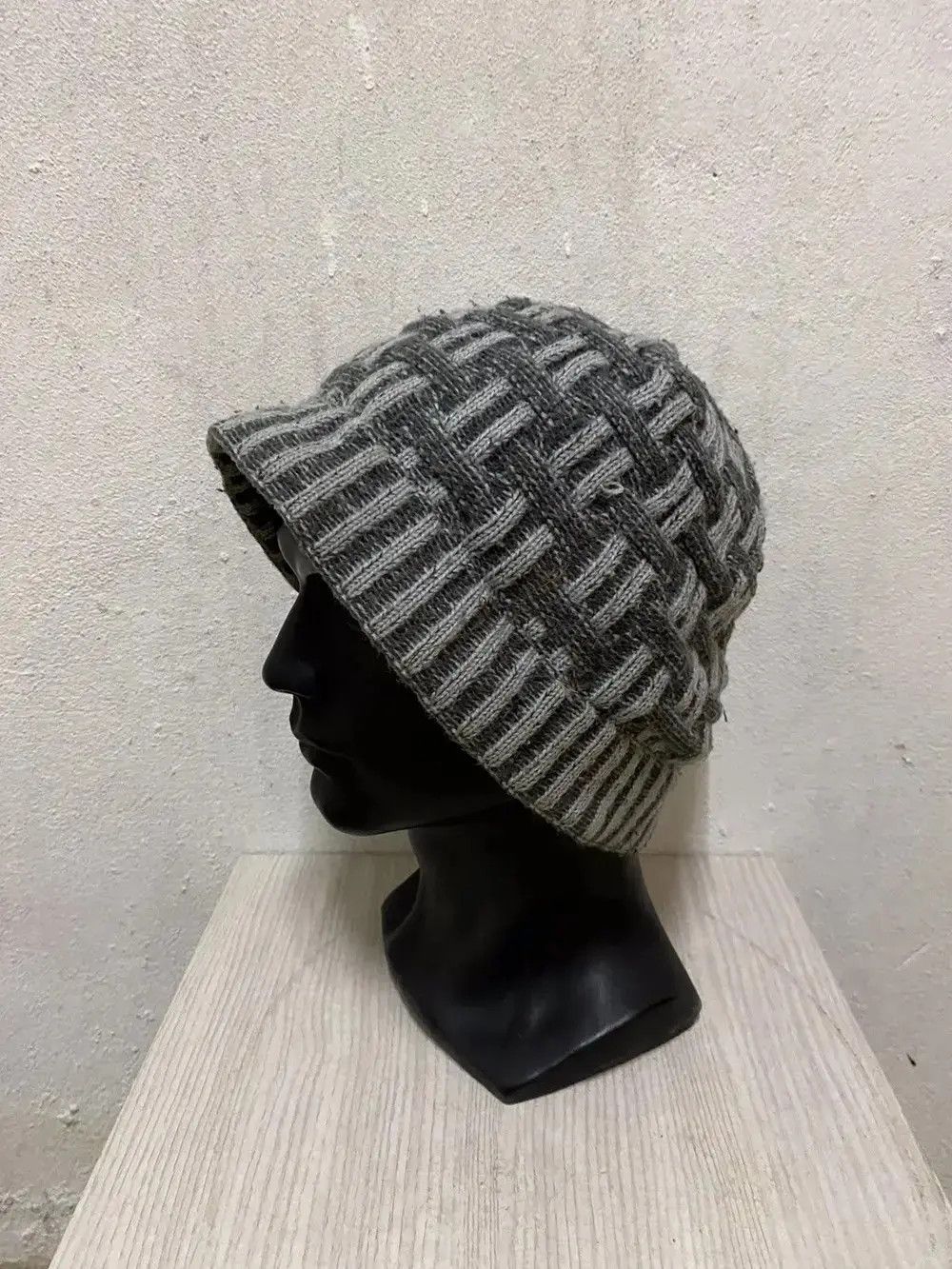 Japanese Brand Japanese Brand Rare Design Beanie Hat Size ONE SIZE - 2 Thumbnail