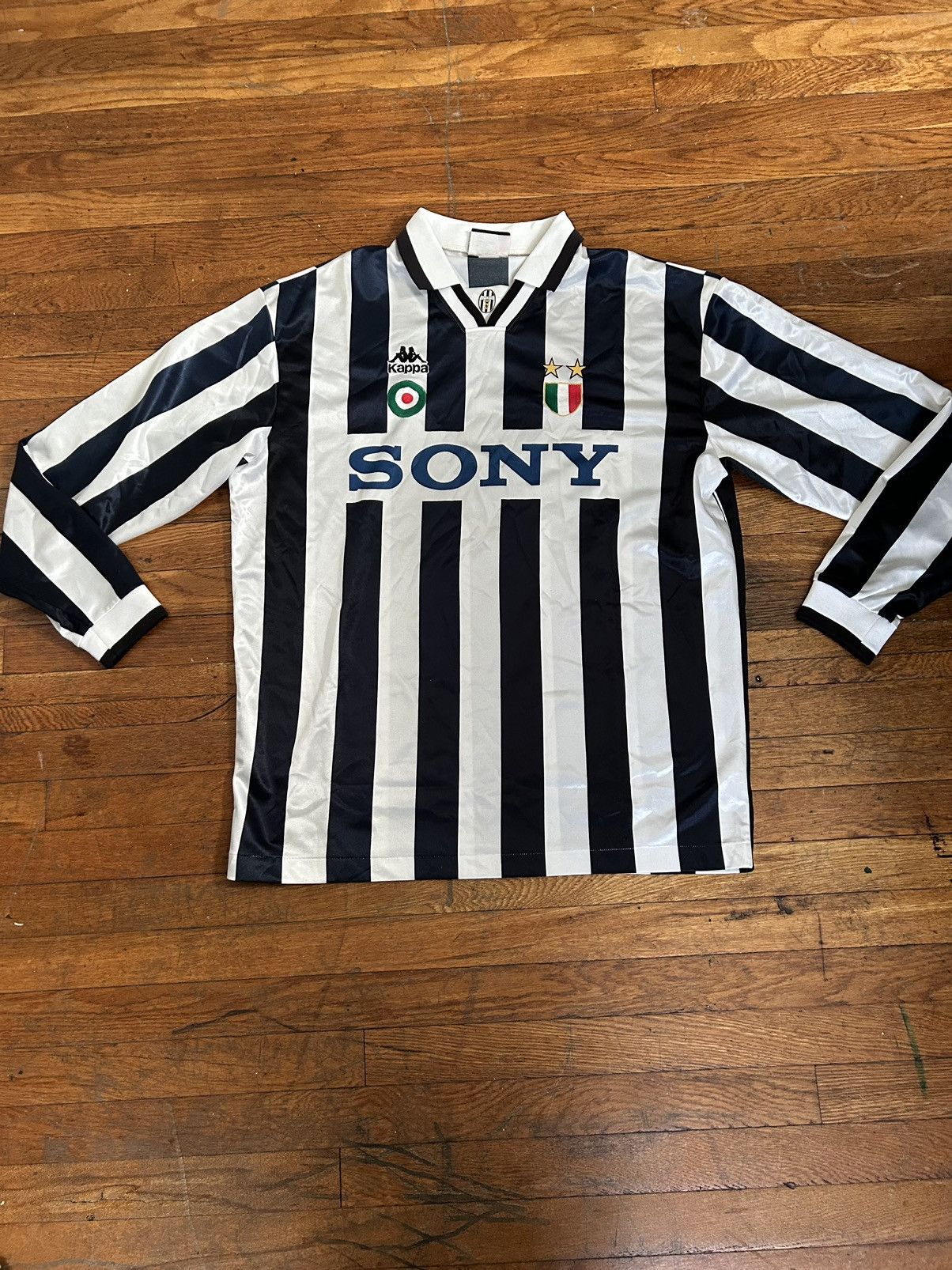 image of Vintage Juventus Kappa Jersey Size XL (Fits Like L) in Black, Men's