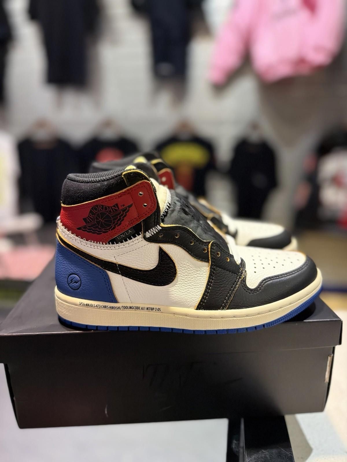 Jordan Brand Air Jordan 1 x Union x Fragment Black and Varsity Red (6.5) Size US 6.5 / EU 39-40 - 2 Thumbnail