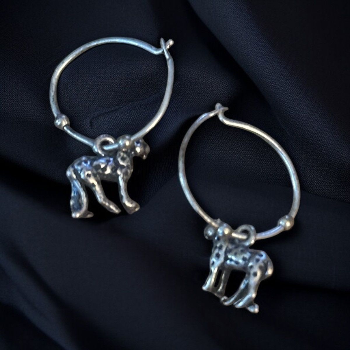 Other Silver tone cheetah hoop earrings Size ONE SIZE - 1 Thumbnail