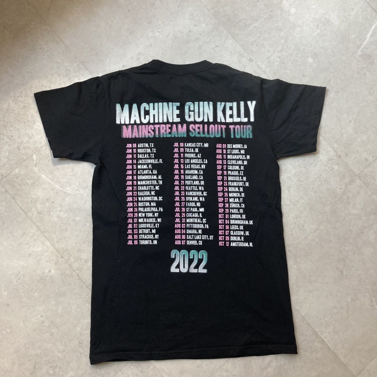 Rap Tees machine gun kelly mainstream sellout tour hip hop emo tee Size US S / EU 44-46 / 1 - 5 Thumbnail