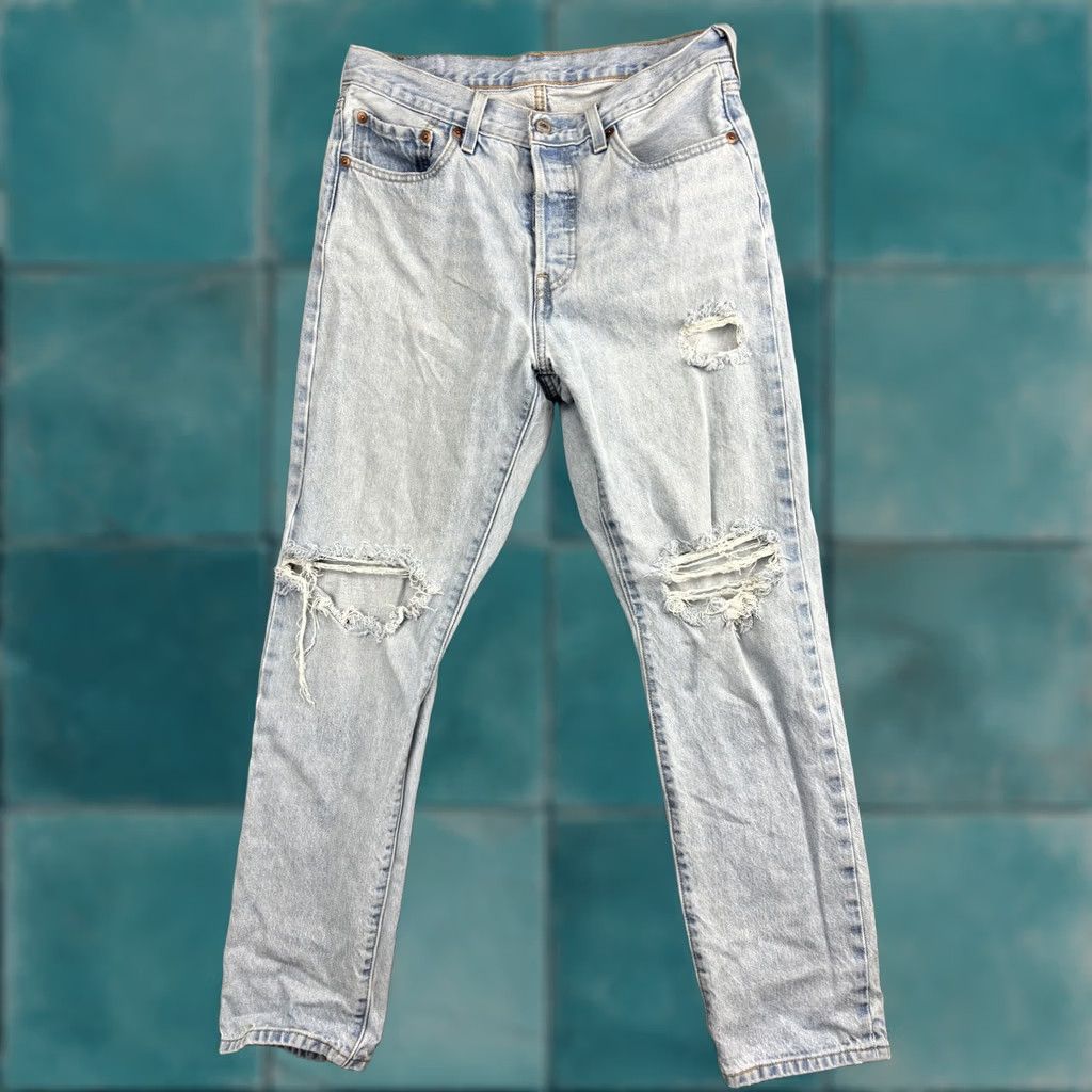 Levi's Levi's 501 Jeans Mens 28x30 Light Wash Distressed Button Fly Denim High Rise Size US 28 / EU 44 - 1 Thumbnail