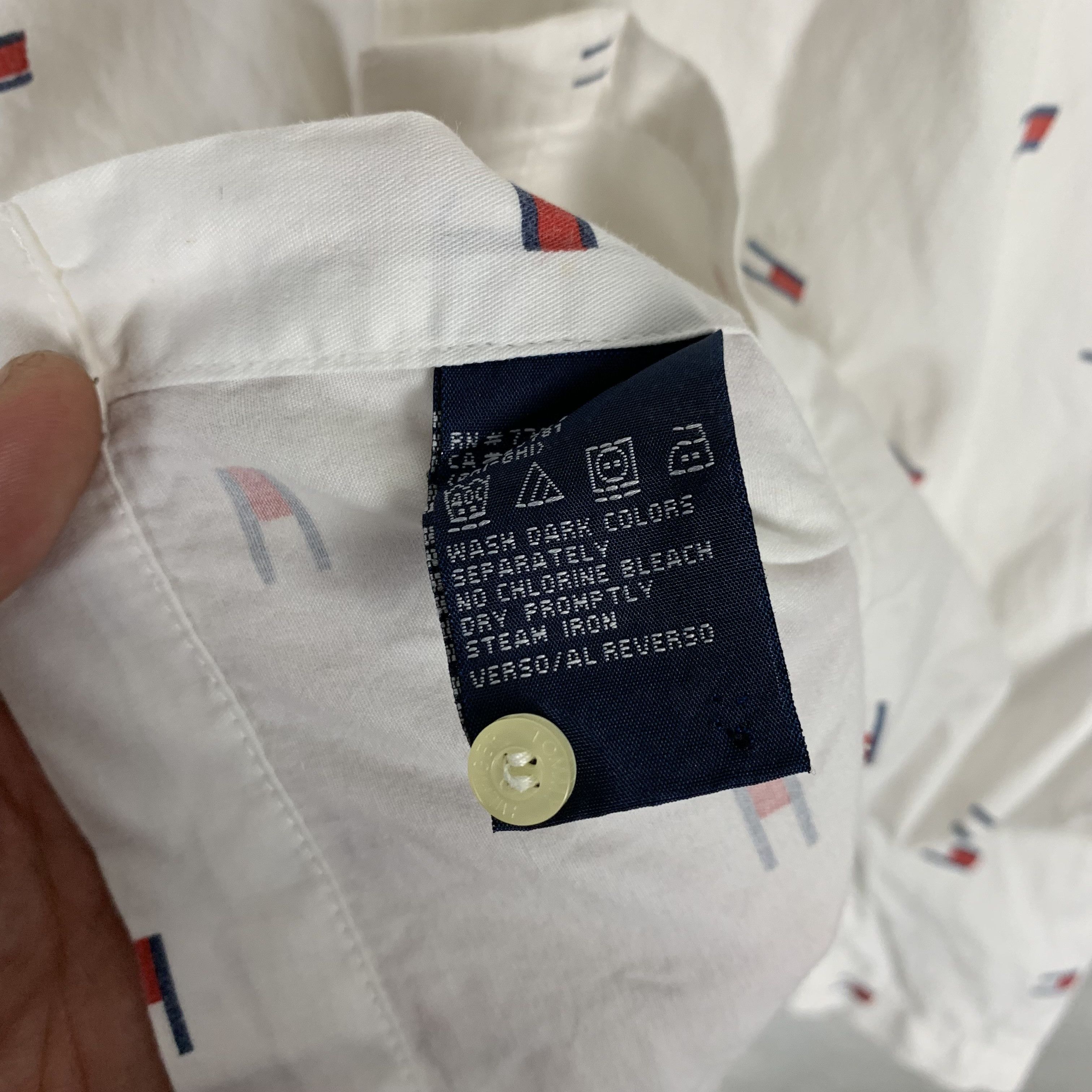 Tommy Hilfiger Vintage Tommy Hilfiger Flag Logo Button Up Shirt Size US L / EU 52-54 / 3 - 5 Thumbnail