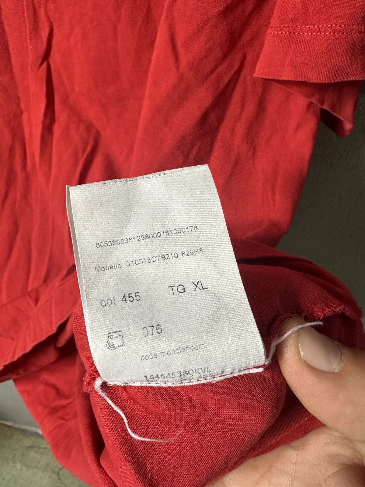 Moncler MONCLER Vertical Logo T-Shirt Size US XL / EU 56 / 4 - 10 Thumbnail