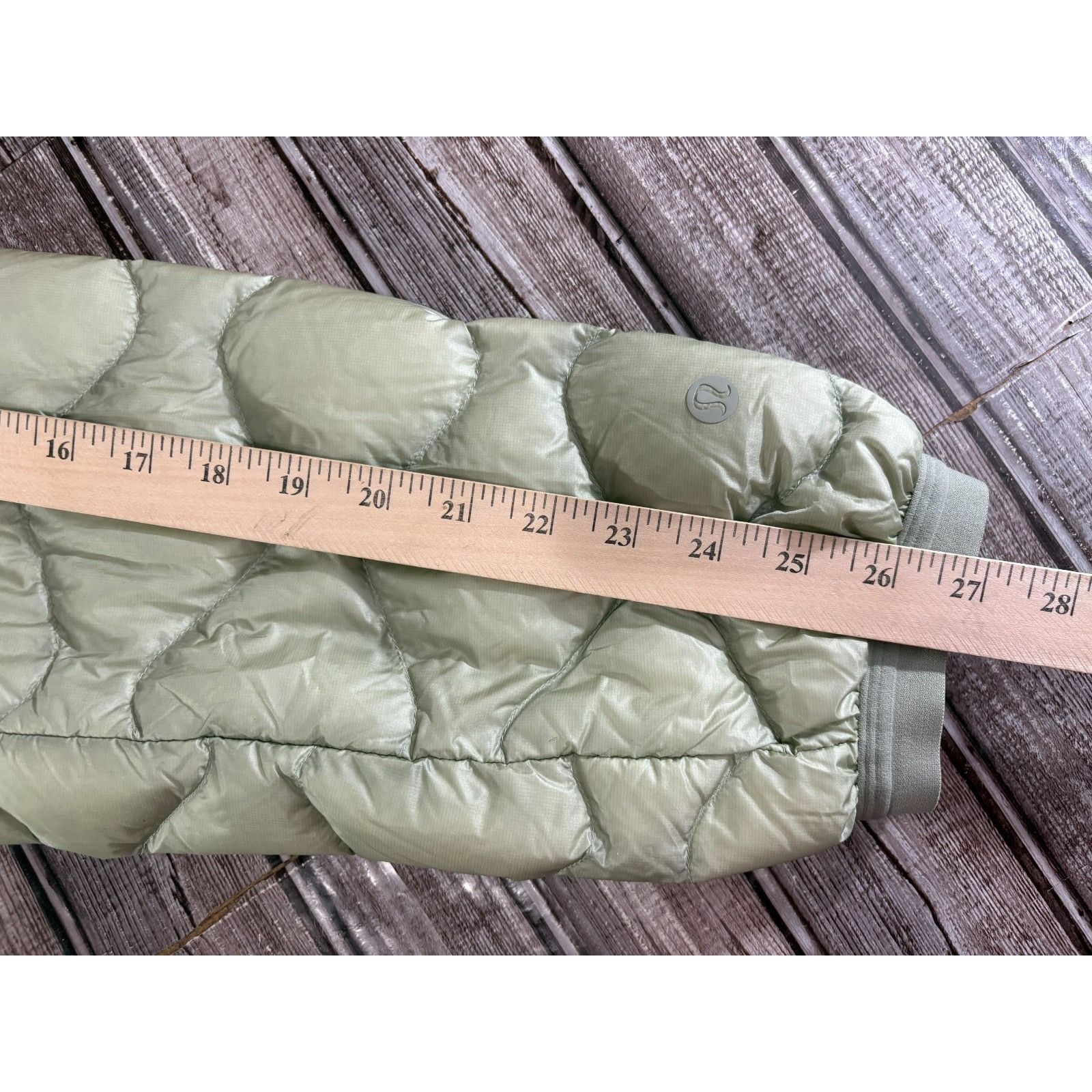 Lululemon Lululemon Featherweight 900 Down Quilted Hooded Jacket Sz L Size US L / EU 52-54 / 3 - 13 Thumbnail