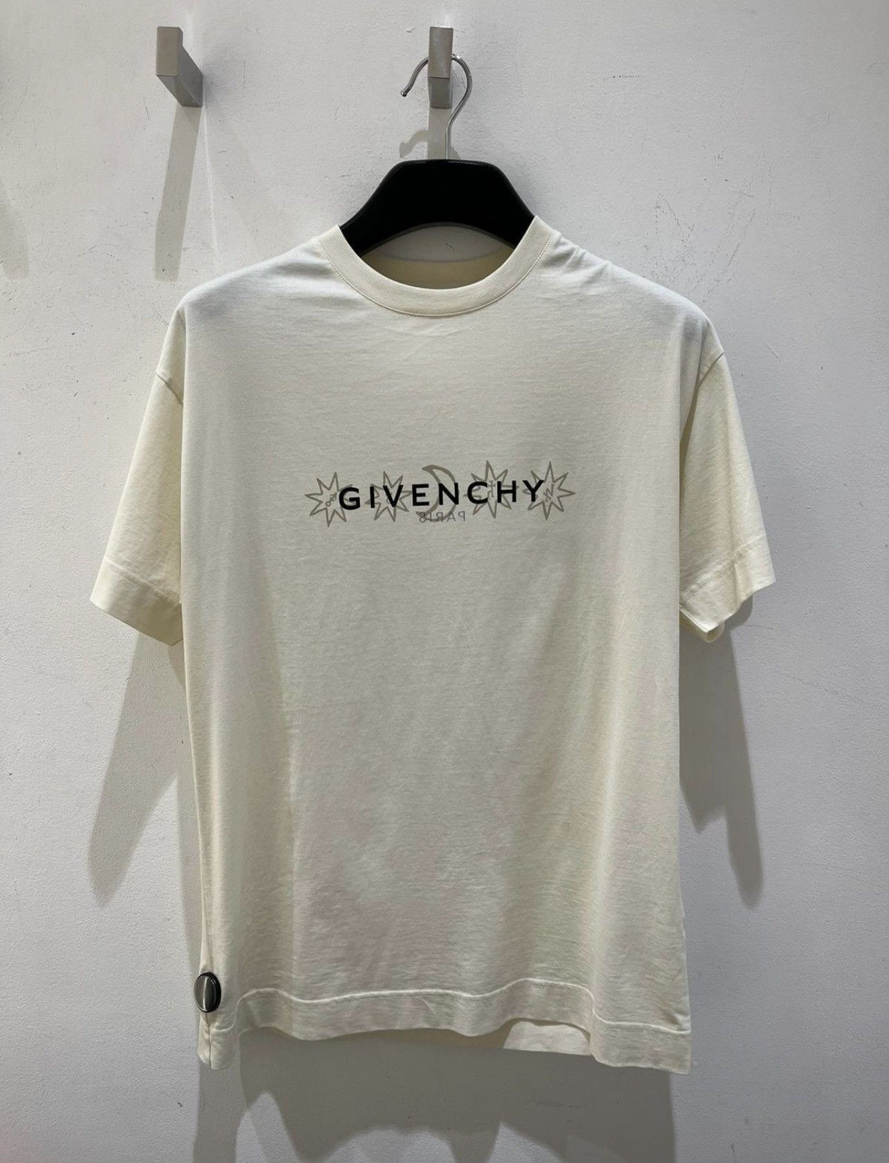 Givenchy Embroidered Graphic T-Shirt With Unique Star And Moon Design Size US XL / EU 56 / 4 - 1 Preview