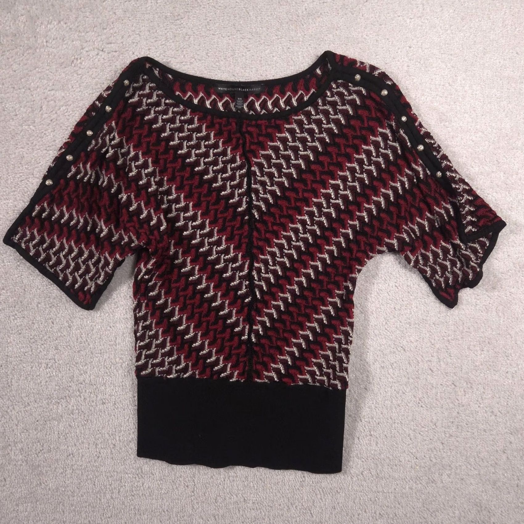 White House Black Market VINTAGE White House Black Market Sweater Womens XS Red Geometric Button Dolman Knit Size XS / US 0-2 / IT 36-38 - 2 Thumbnail