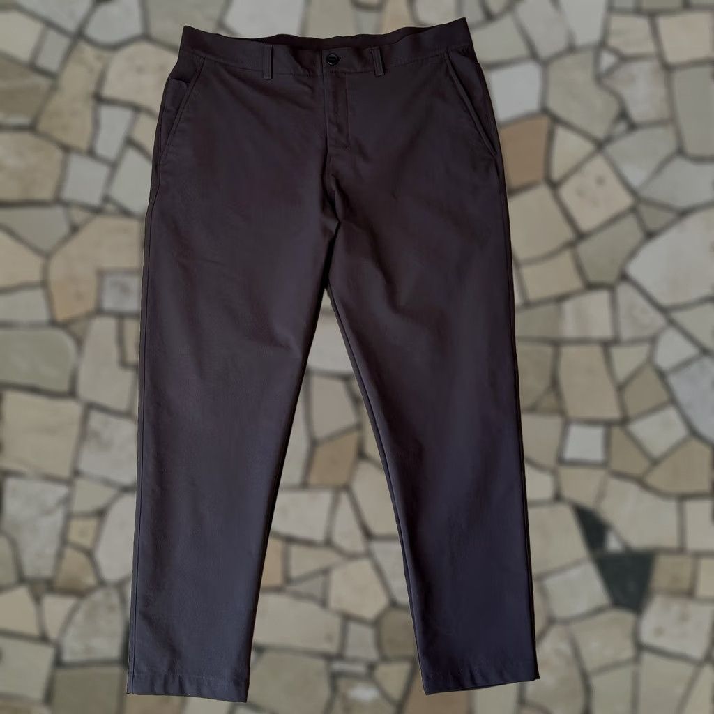 Lululemon Lululemon Slim-Tapered Twill Trouser Pants Men 38x30 Ivory Cream Slim Fit Chino Zip Button Pockets Size US 38 / EU 54 - 1 Thumbnail