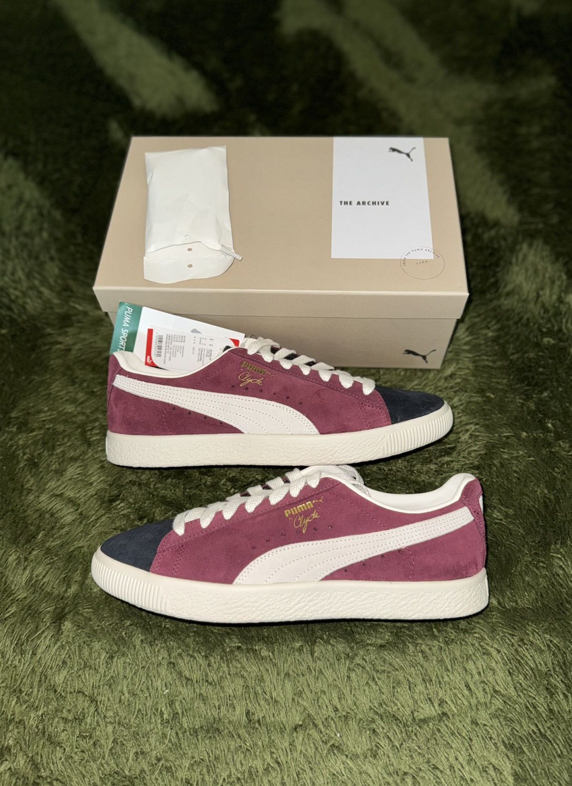 Puma [US 9] Puma Clyde OG Archive Purple Dark Jasper Ivory Size US 9.5 / EU 42-43 - 1 Thumbnail