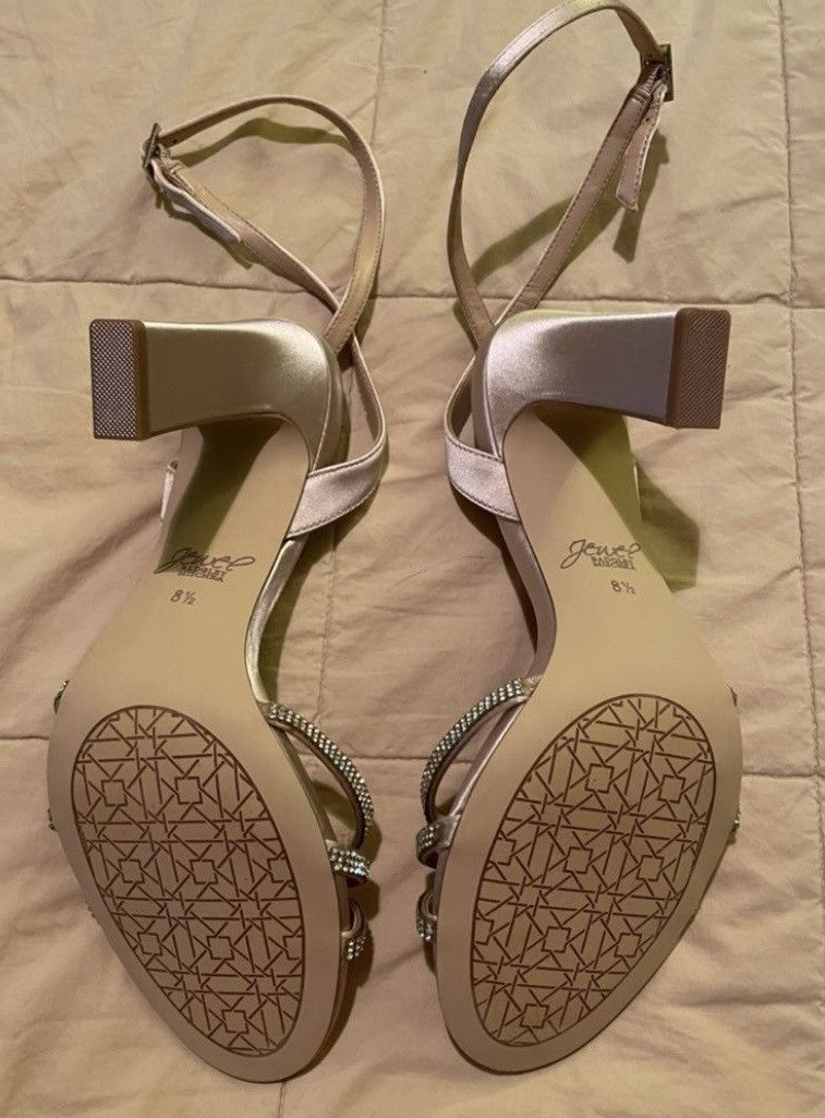 Badgley Mischka Badgley Mischka Jewel Sparkle Embellished Champagne Sandal Size US 8.5 / IT 38.5 - 7 Thumbnail