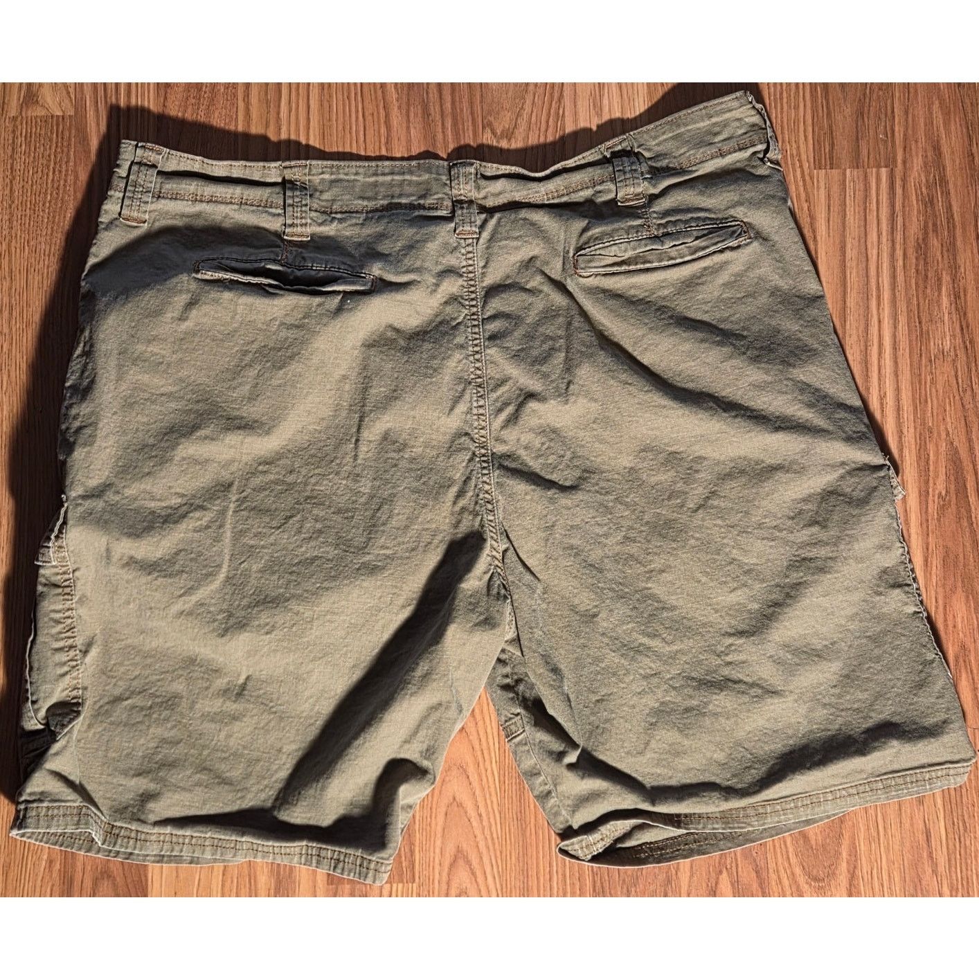 Wrangler Wrangler Relaxed Fit Grey/Green Cargo Shorts - Size 42 Size US 42 / EU 58 - 3 Thumbnail