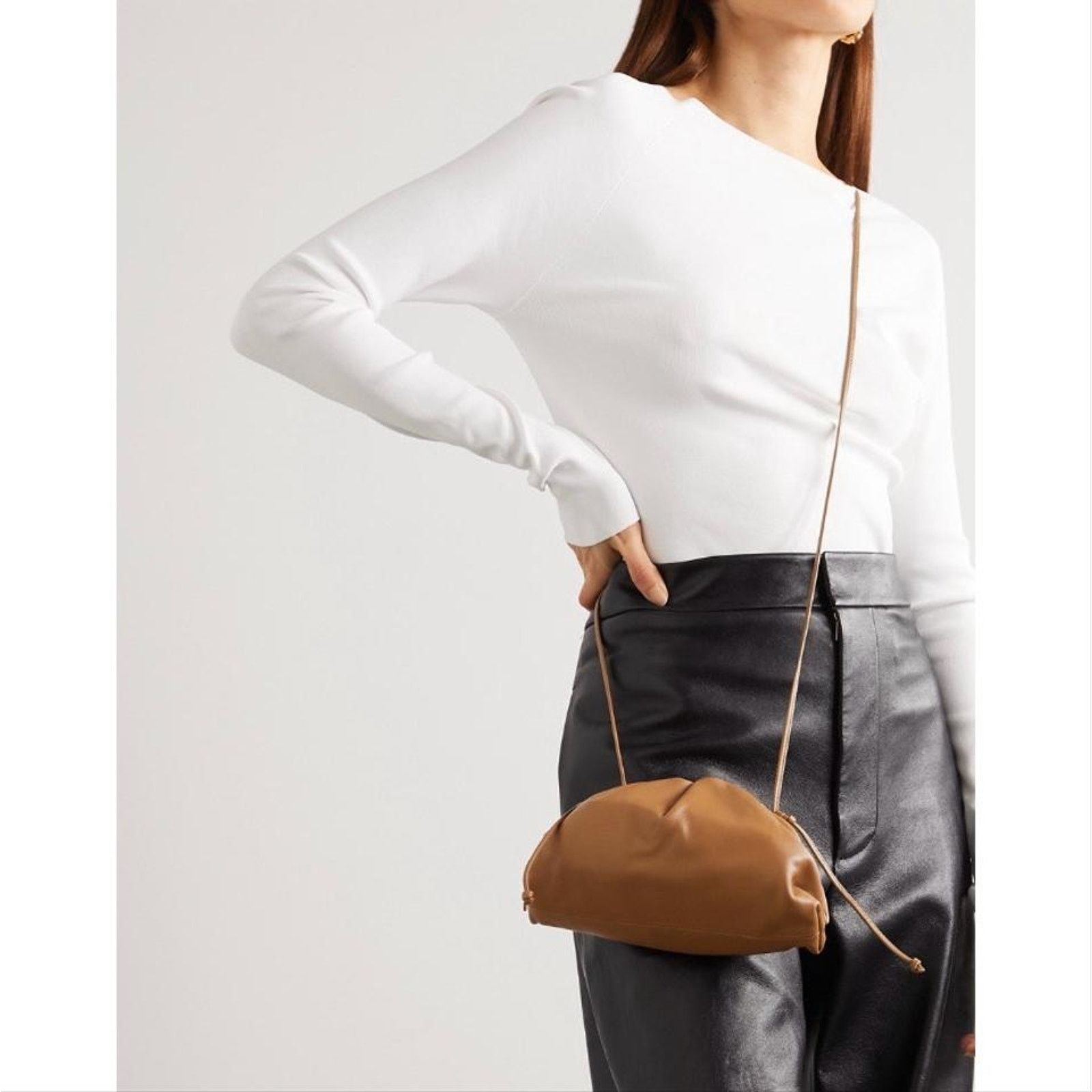 Bottega Veneta The Pouch small cloud leather clutch cross body bag Size ONE SIZE - 3 Thumbnail