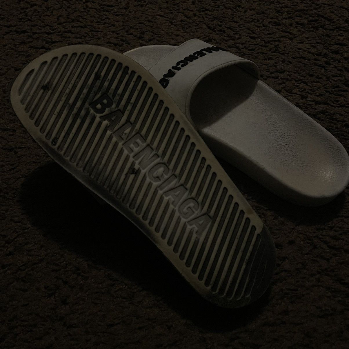 Balenciaga BALENCIAGA White Pool Slides Size US 6 / EU 39 - 3 Thumbnail