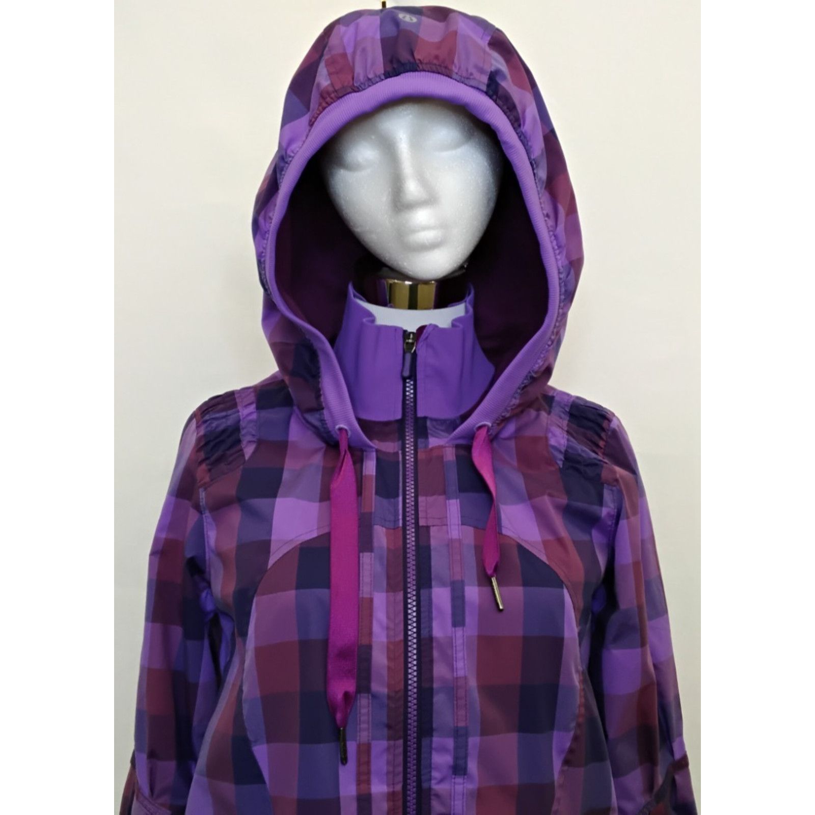 Lululemon Lululemon Light Weight Jacket Women's S Purple/Pink Plaid Size S / US 4 / IT 40 - 5 Thumbnail