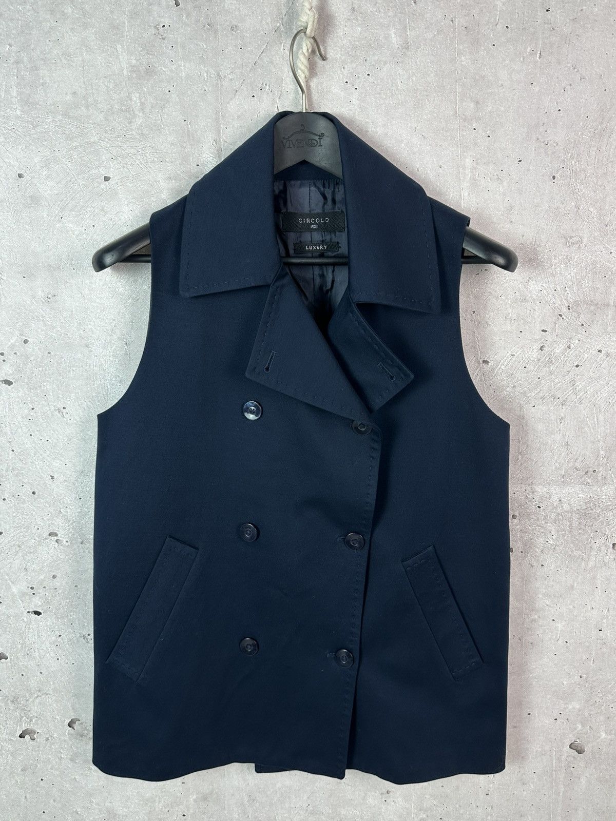 Circolo 1901 Circolo 1901 Luxury Navy Cotton Sleeveless Blazer-Jacket Size M / US 6-8 / IT 42-44 - 1 Thumbnail