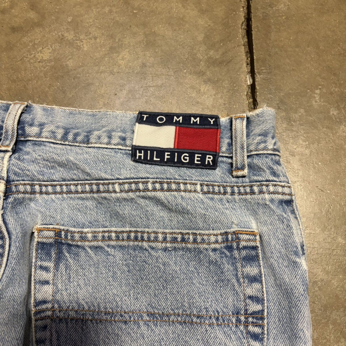 Tommy Hilfiger Vintage Tommy Hilfiger Baggy Denim Jeans Loose Faded 90s USA Size US 36 / EU 52 - 14 Thumbnail