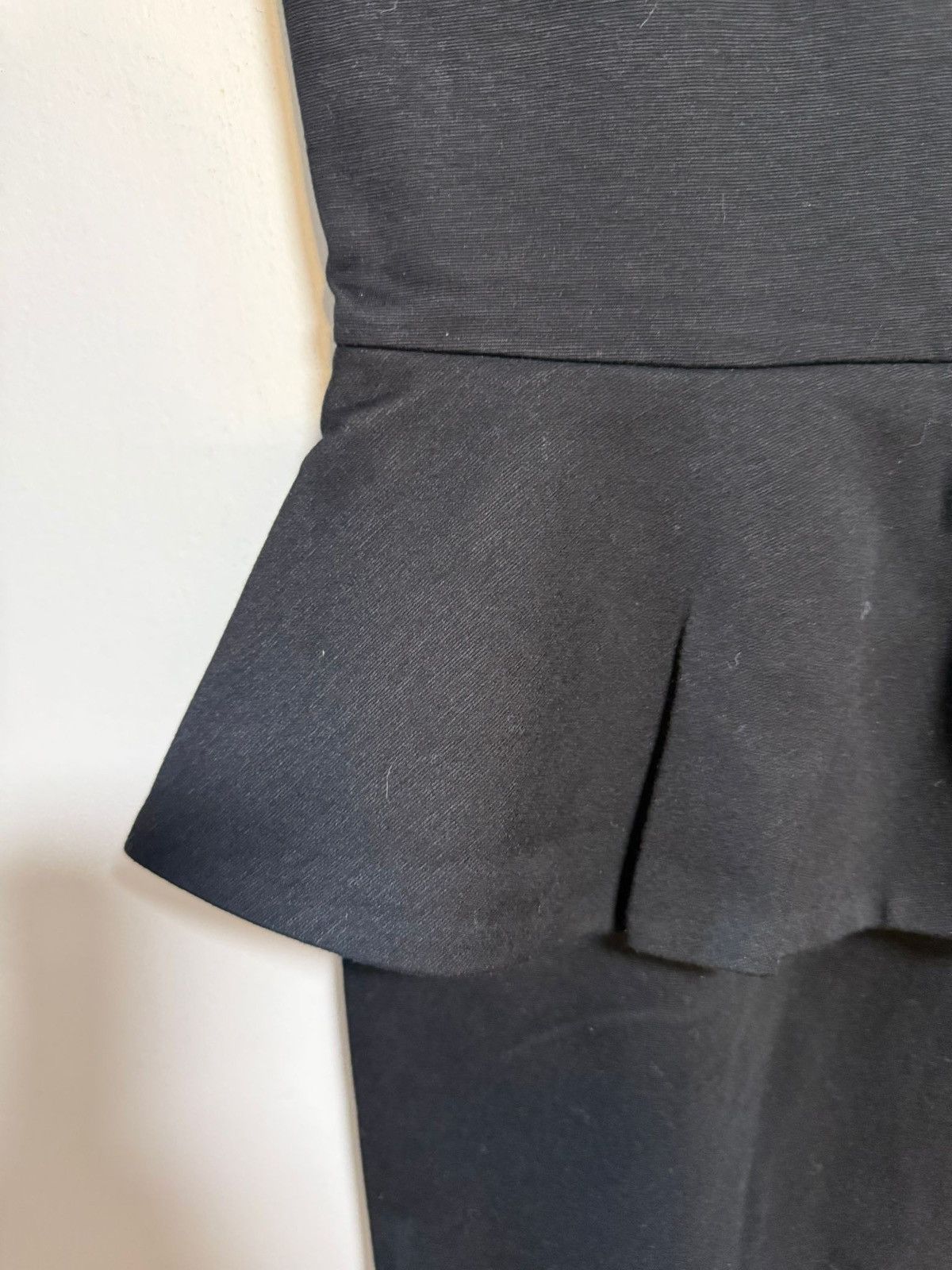 Alice + Olivia Alice + Olivia Black Peplum Sheath Dress Women’s (Approx. Size S) Size S / US 4 / IT 40 - 2 Thumbnail