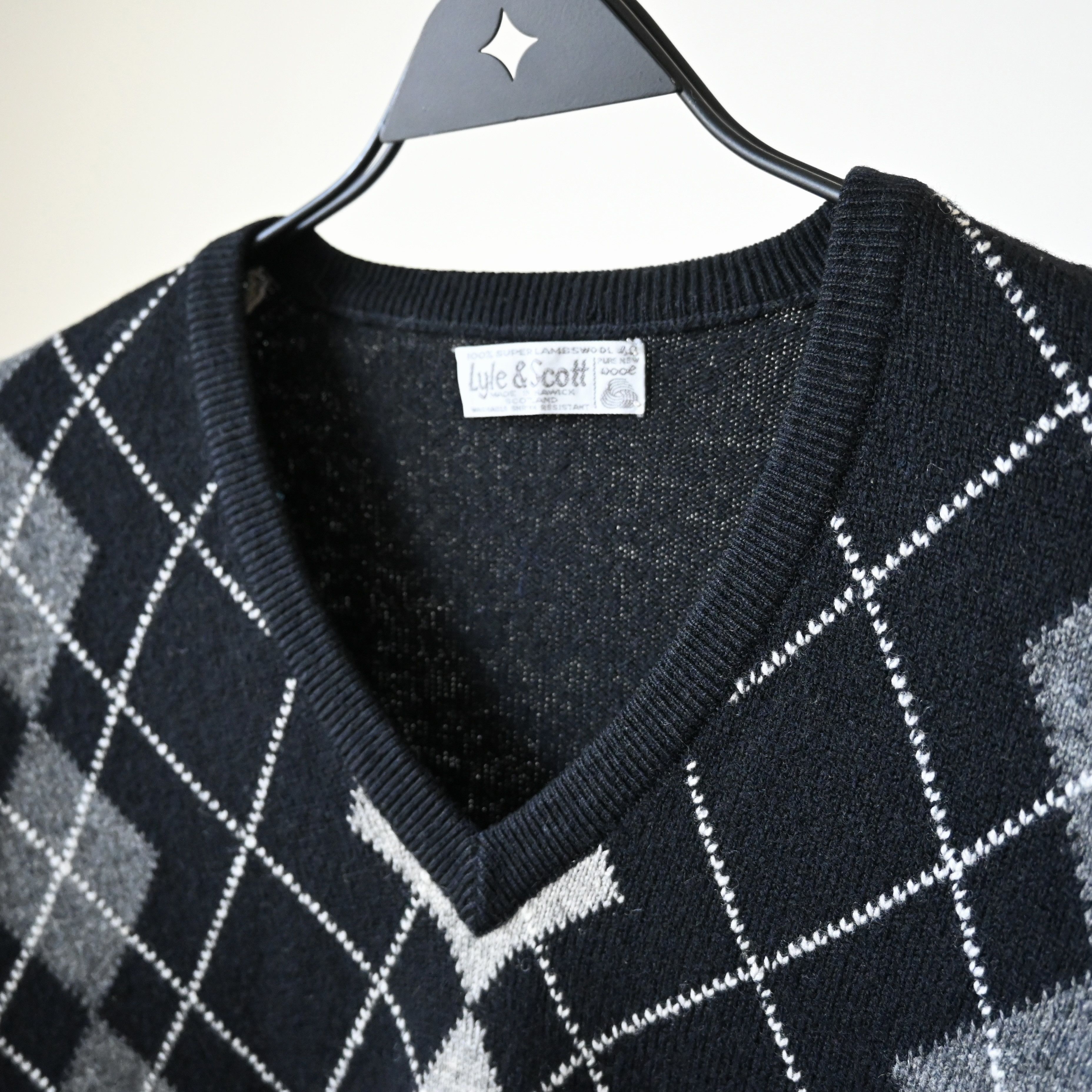 Lyle & Scott VTG Lyle&Scott monochrome argyle sweater, made in Scotland Size US M / EU 48-50 / 2 - 11 Thumbnail