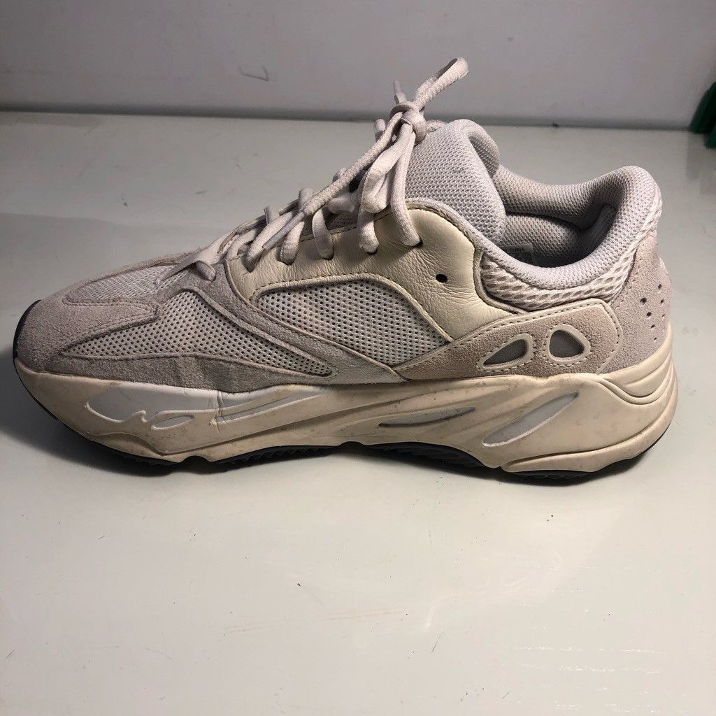 Yeezy Yeezy Boost 700 Analog Size US 9 / EU 42 - 5 Thumbnail