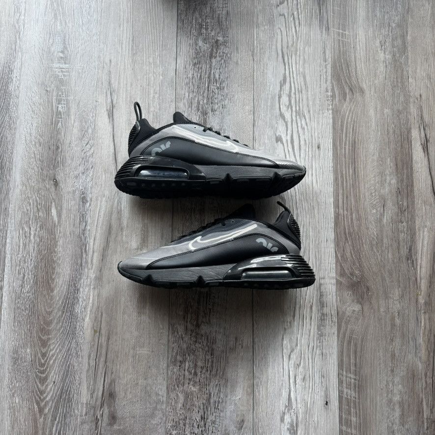 NIKE • Air Max 2090 