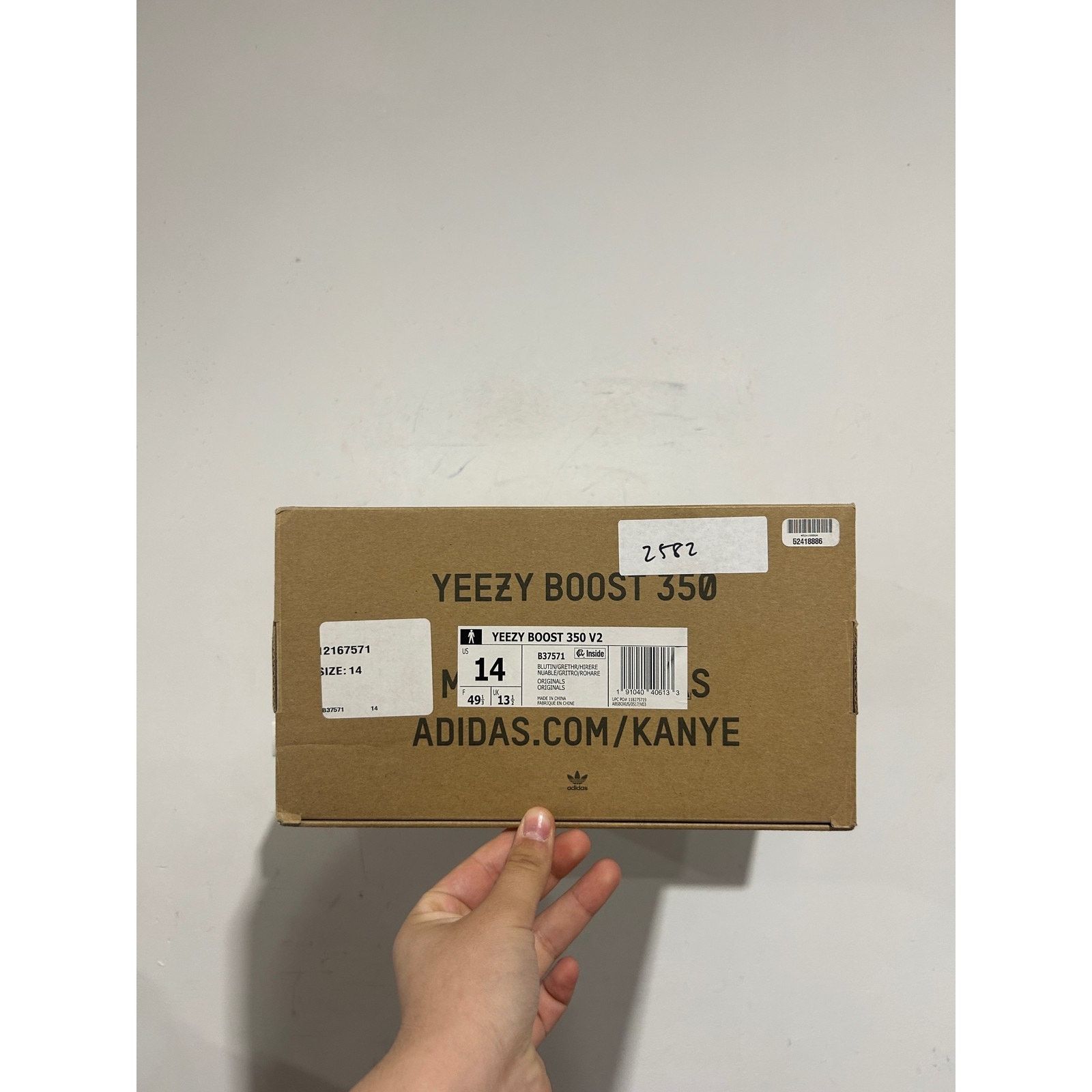 Adidas ADIDAS YEEZY BOOST 350 V2 BLUE TINT SIZE 14 PREOWNED Size US 14 / EU 47 - 7 Thumbnail