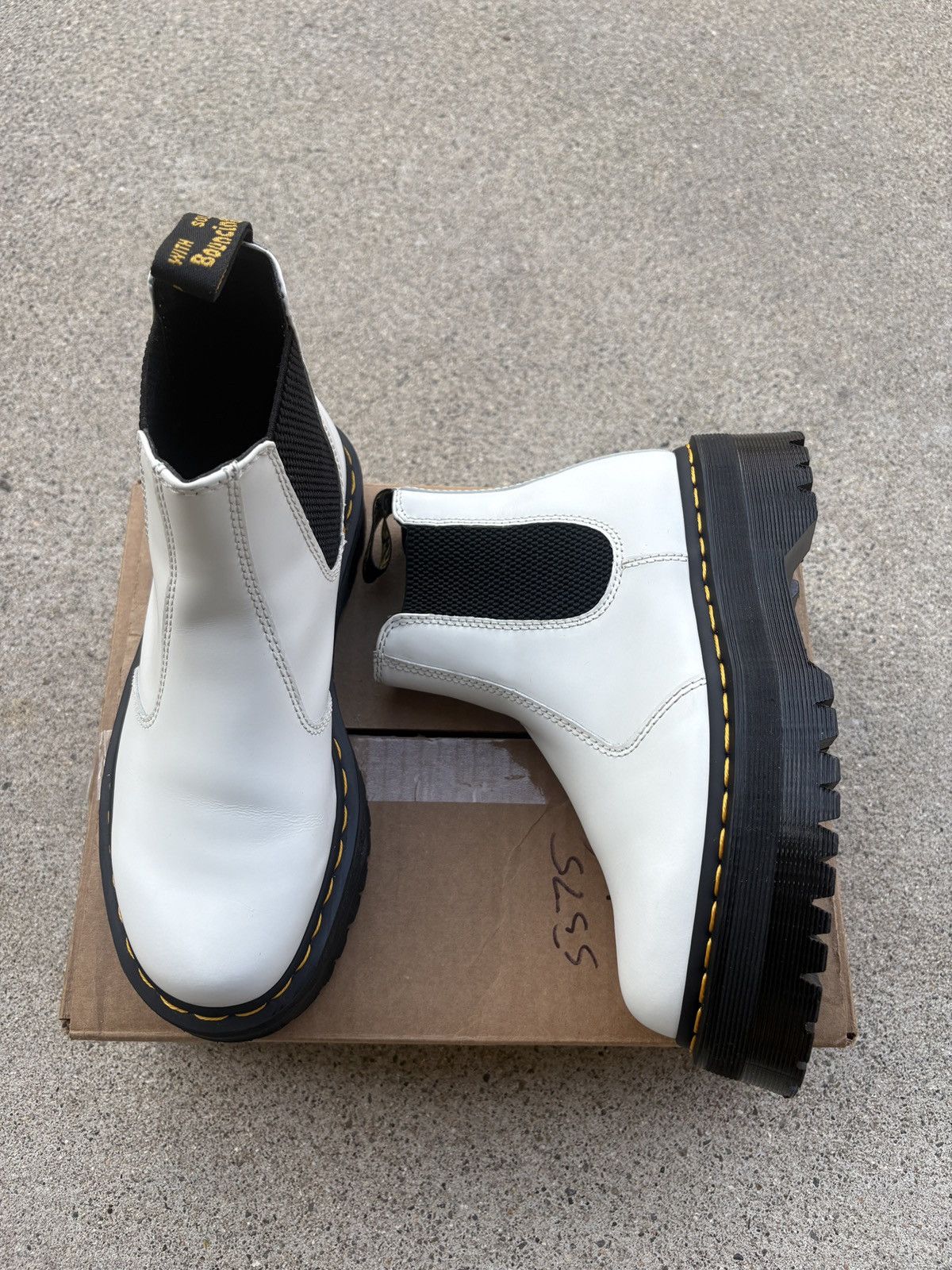 Dr. Martens Dr. Martens 2976 Smooth Leather Chelsea PF Boots Sz 6M, 7.5W Size US 7.5 / IT 37.5 - 7 Thumbnail