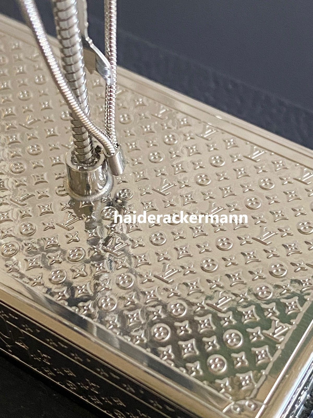 Louis Vuitton Louis Vuitton 2024 X'mas monogram carousel trunk ornament Size ONE SIZE - 12 Thumbnail