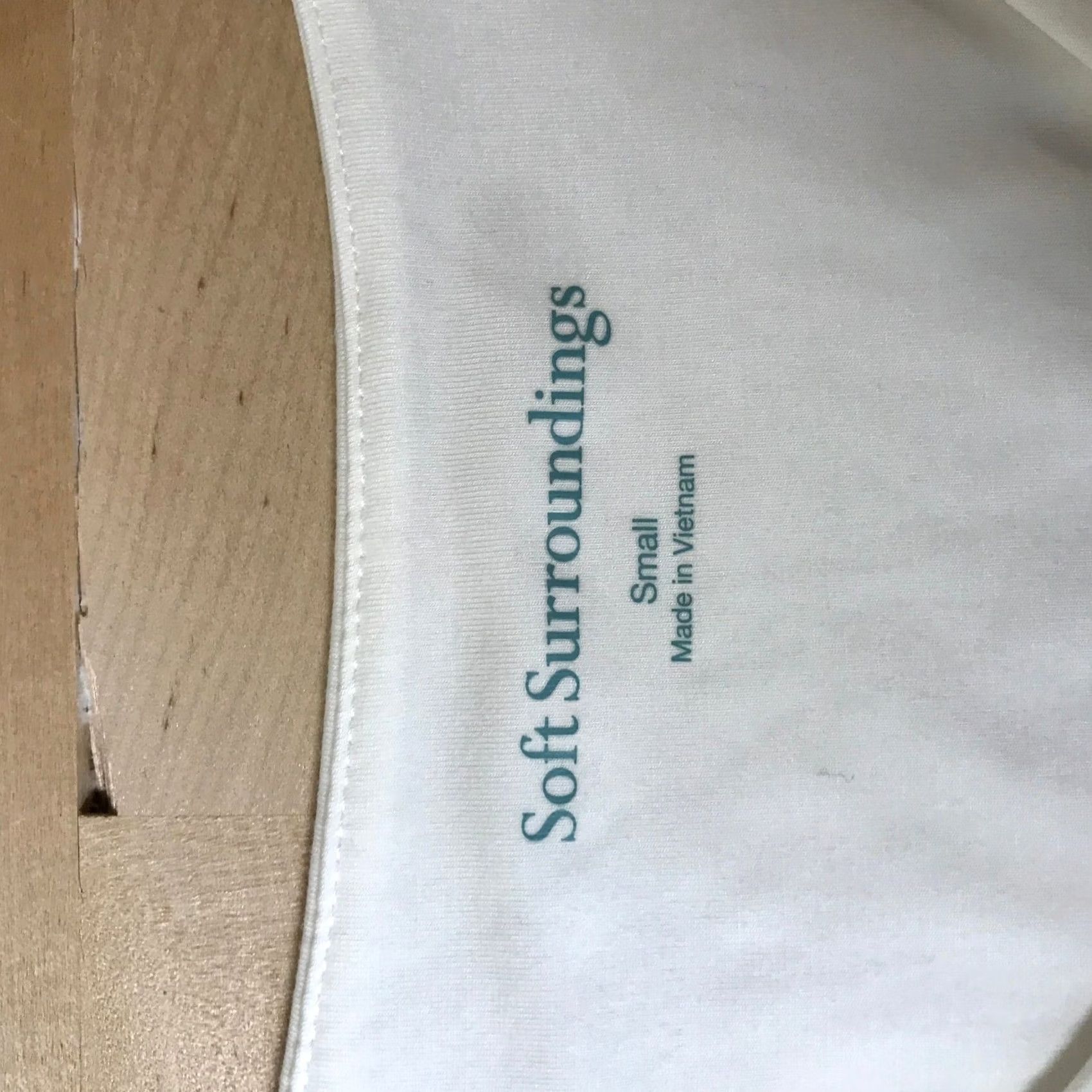 Soft Surroundings Soft Surroundings Leya Ruched Top White V Neck Flutter Sleeve Women's Small Size S / US 4 / IT 40 - 7 Thumbnail