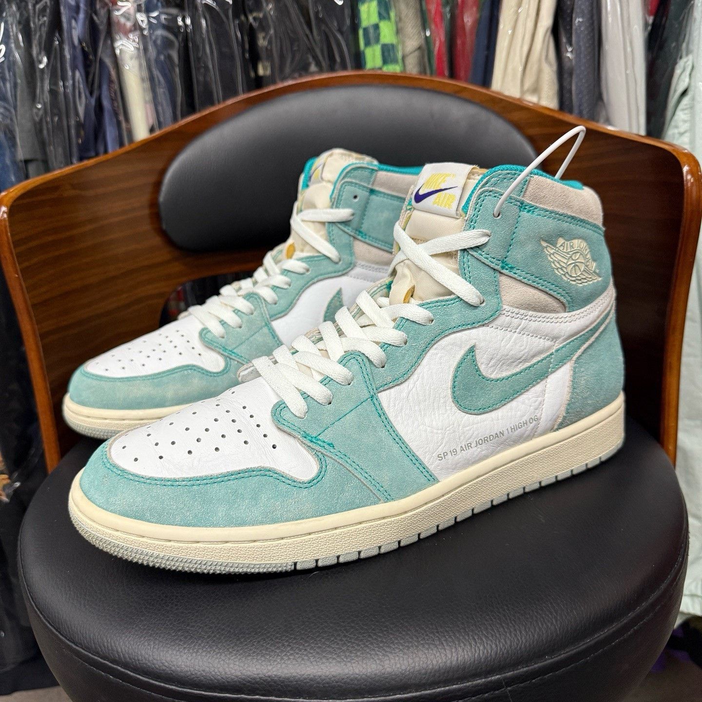 Nike Nike AJ1 Green Lowtop Sneakers 47.5 Men Size US 14 / EU 47 - 1 Thumbnail