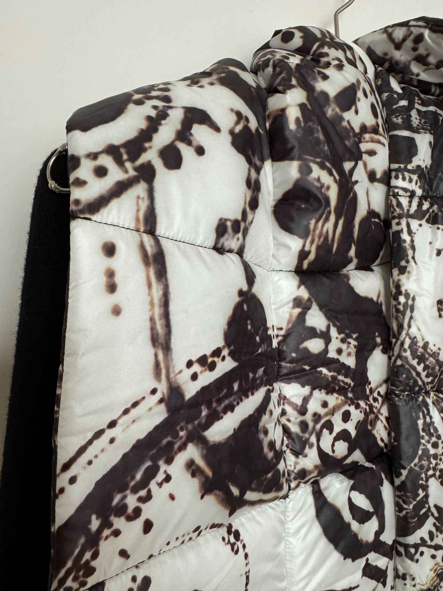 Takahiromiyashita The Soloist. Takahiro Miyashita The Soloist down scarf zipper storage Size ONE SIZE - 8 Thumbnail