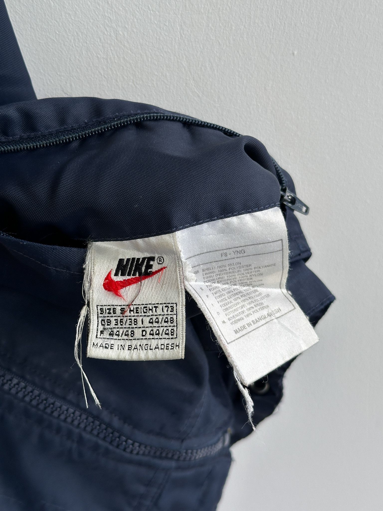 Nike Vintage Nike Reversible Nylon Fleece Jacket Size US M / EU 48-50 / 2 - 9 Thumbnail
