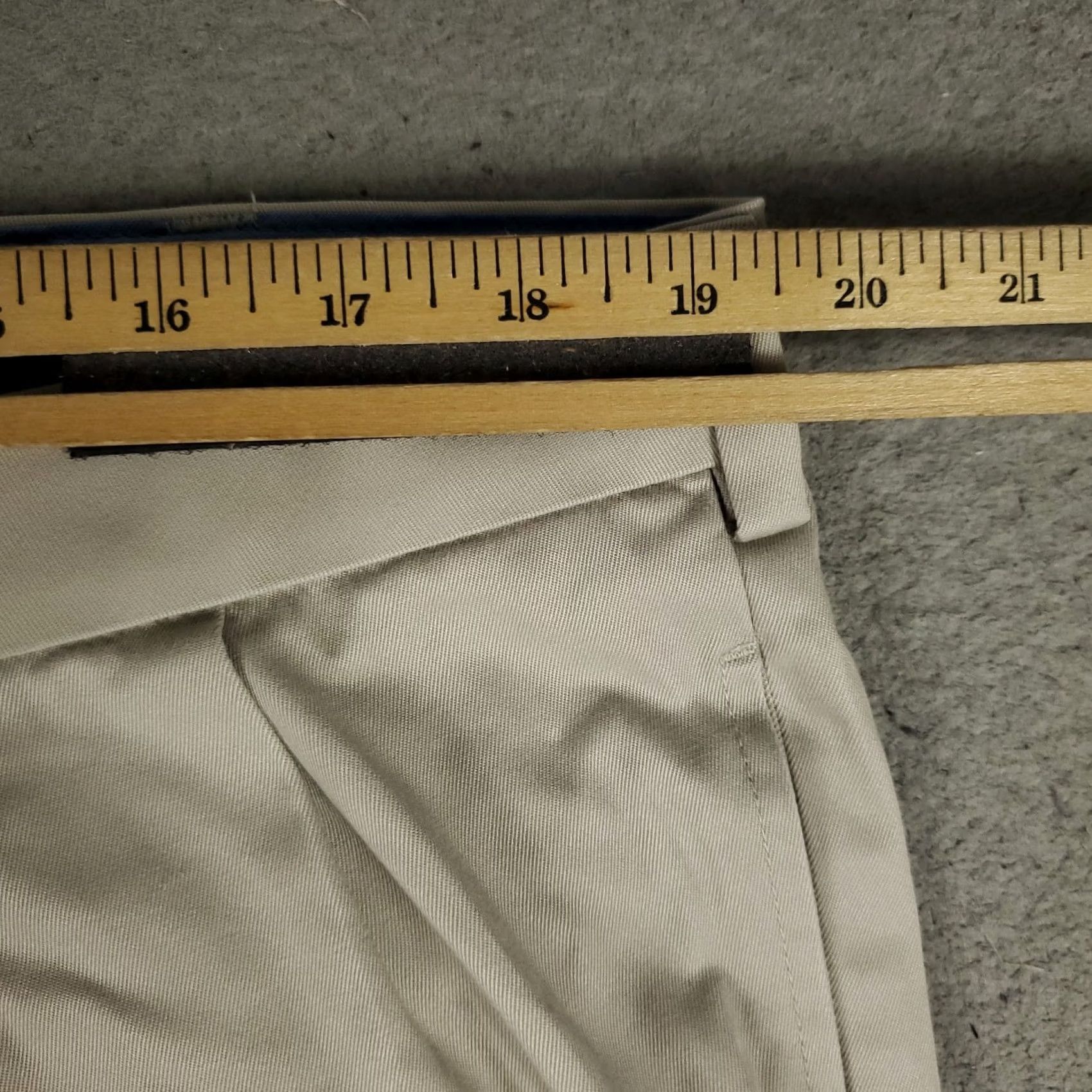Brooks Brothers Brooks Brothers Pants Mens Size 38x30 Beige Elliot Pleated Chino Trousers Size US 38 / EU 54 - 3 Thumbnail