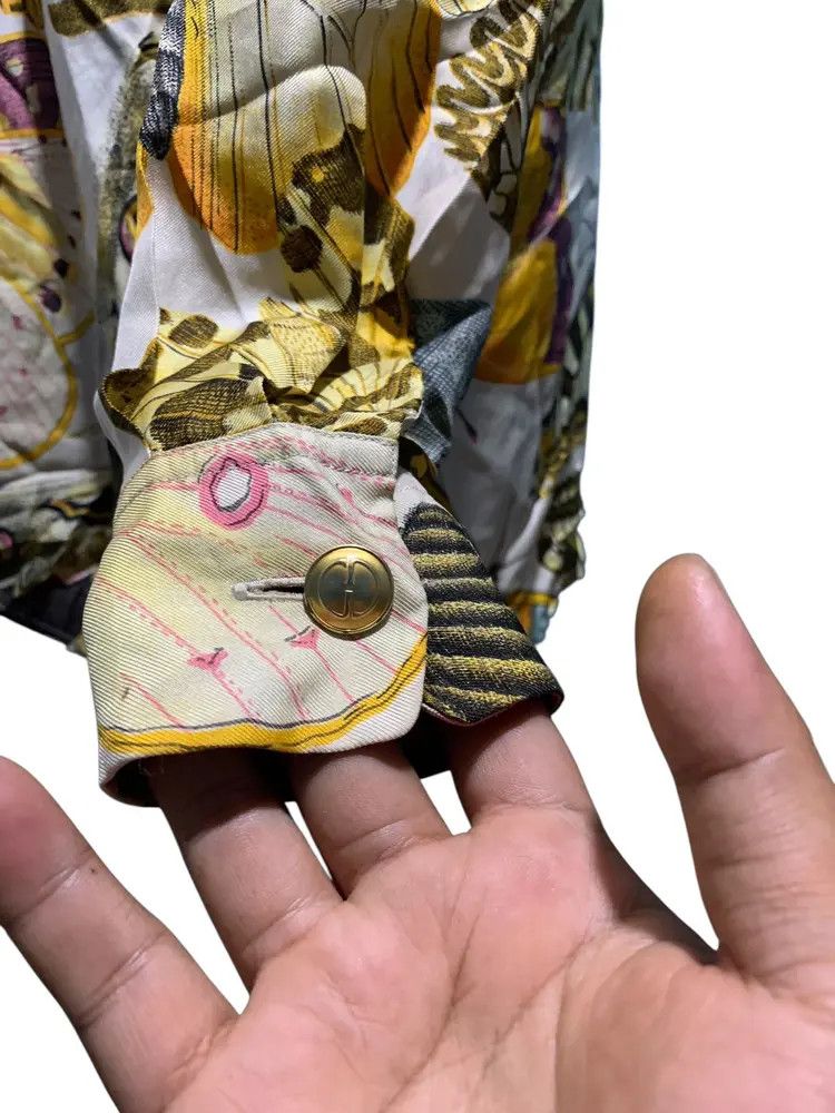 Gucci Vintage archive 1990 Gucci animal print butterfly silkshirt Size S / US 4 / IT 40 - 11 Thumbnail