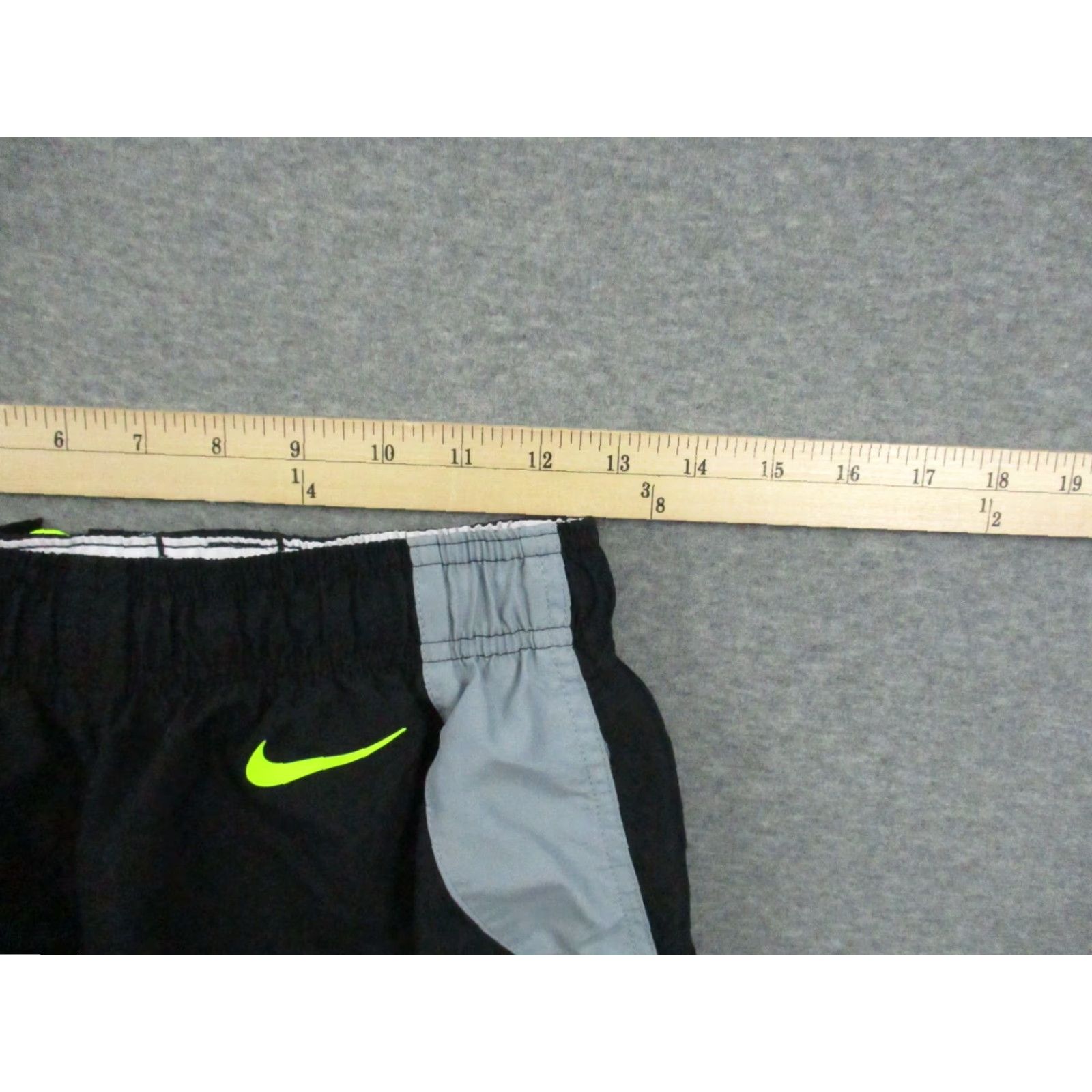 Nike Nike Shorts Basketball Mens Small Black Neon Logo Colorblock Drawstring Athletic Size US 26 / EU 42 - 6 Thumbnail