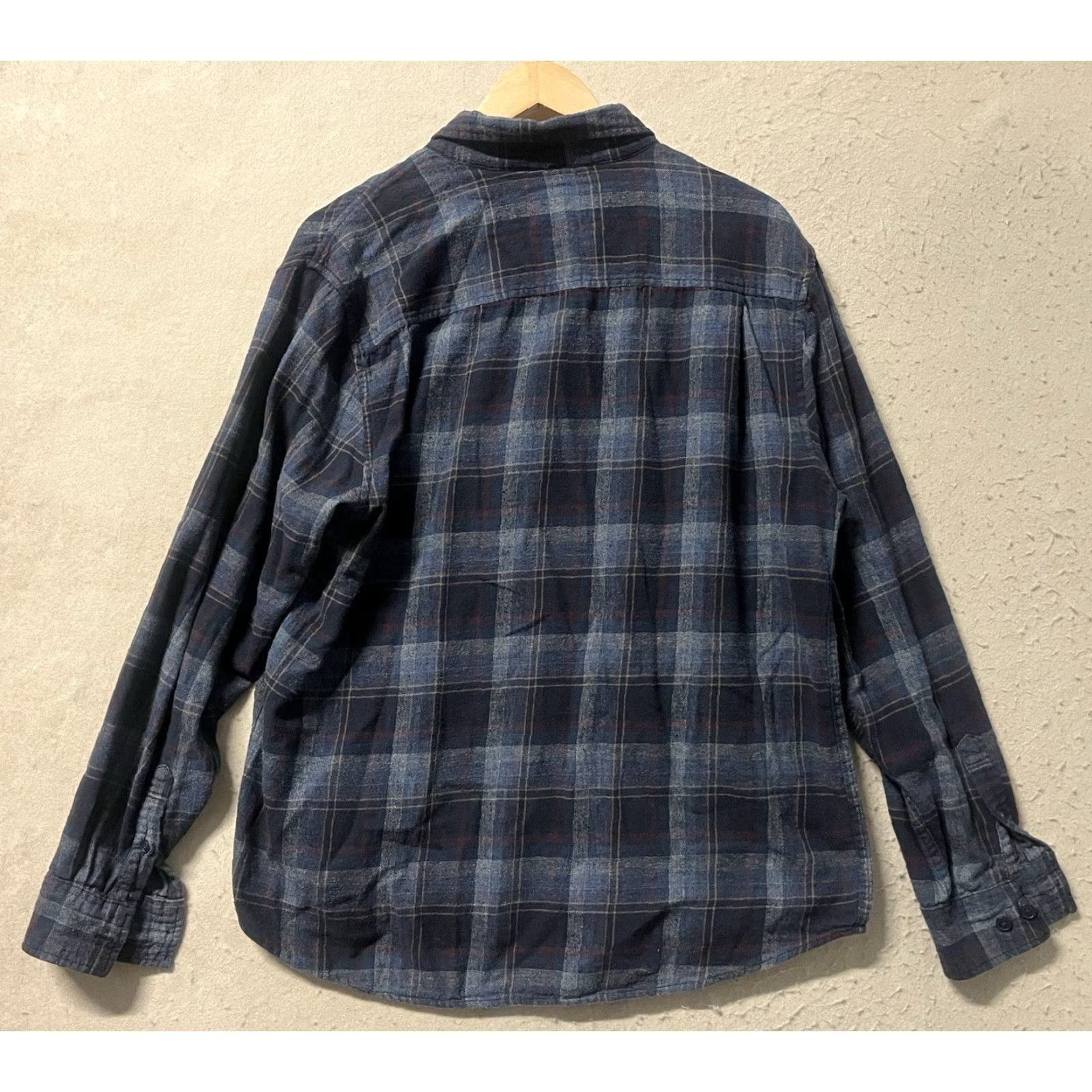 Weatherproof Weatherproof Mens Button-Up Shirt Plaid Black Size L Casual Classic Outdoor Pockets Fall Winter Spring Vintage No (adjusted to constraints?) Size US L / EU 52-54 / 3 - 2 Thumbnail