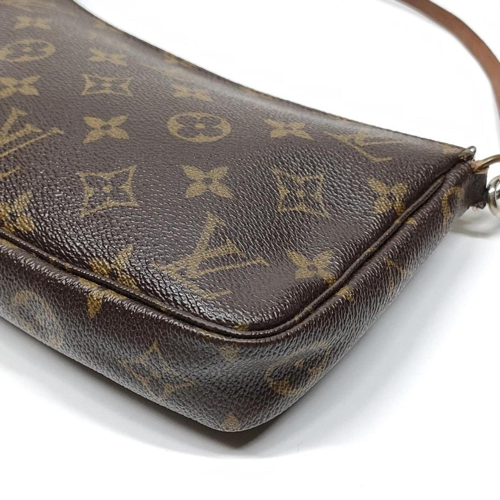 Louis Vuitton Authentic louis vuitton lv m51980 Size ONE SIZE - 7 Thumbnail