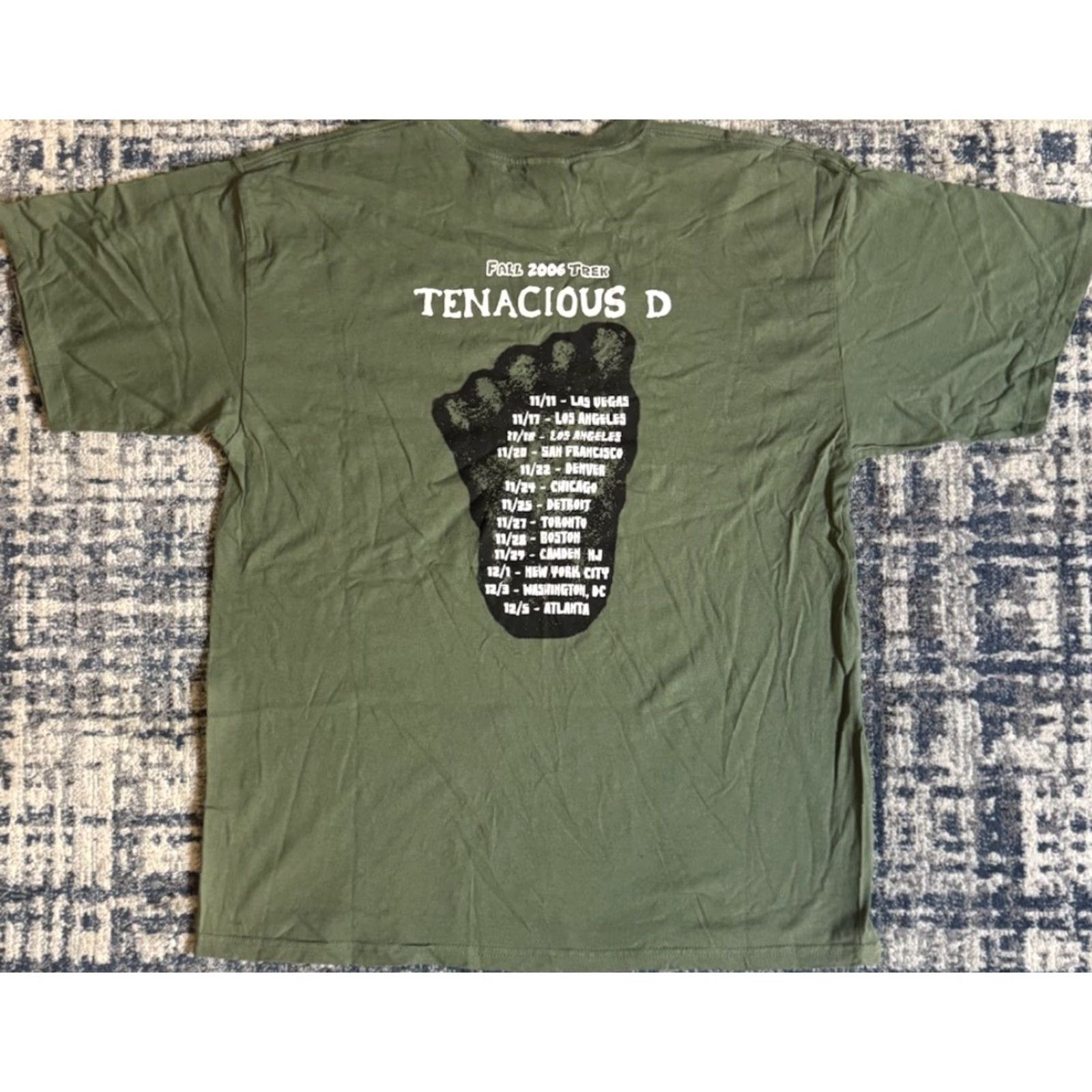 Gildan VINTAGE Tenacious D He Is Real Fall Trek Tour T Shirt XL Black Cotton Crew Neck Short Sleeve Gildan Logo Rock 2000s Men Mens T-Shirt Size US XL / EU 56 / 4 - 3 Thumbnail