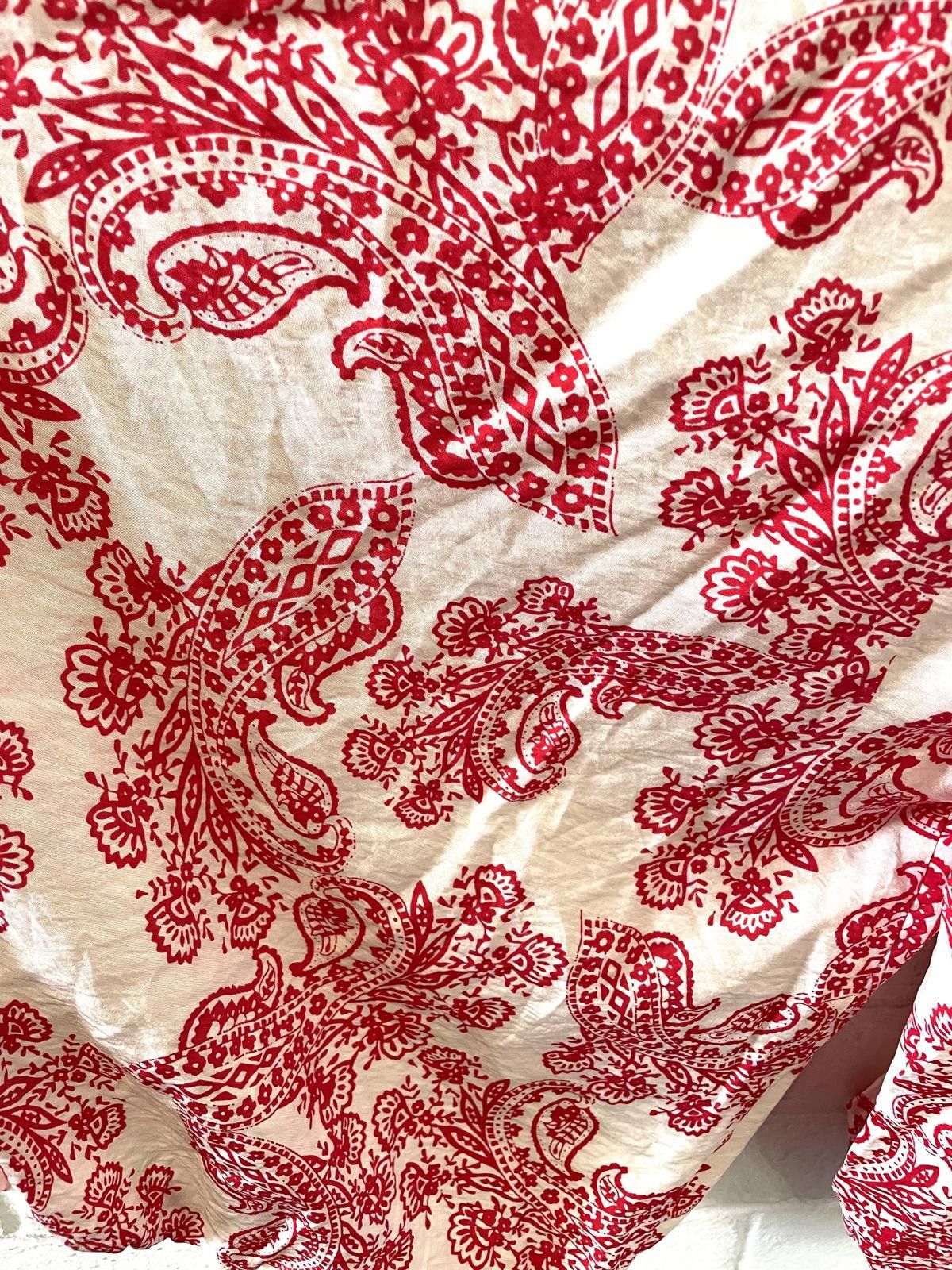 Designer Mint Velvet Ivory and Red Paisley Print Blouse, Medium Size M / US 6-8 / IT 42-44 - 4 Thumbnail