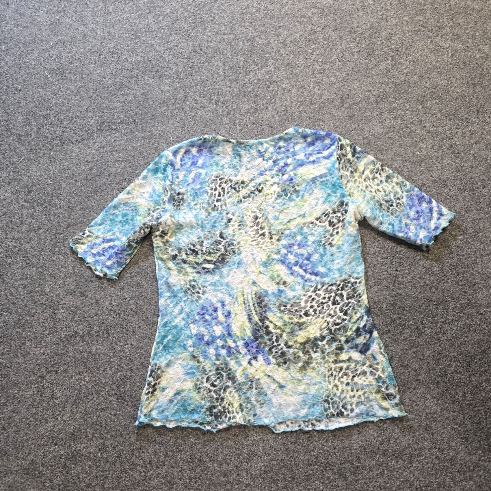Vintage Snoskins Top Womens Regular Medium Blue Leopard Textured Short Sleeve T-Shirt Casual Elbow Sleeve Knit Polyester V-Neck Size M / US 6-8 / IT 42-44 - 7 Thumbnail