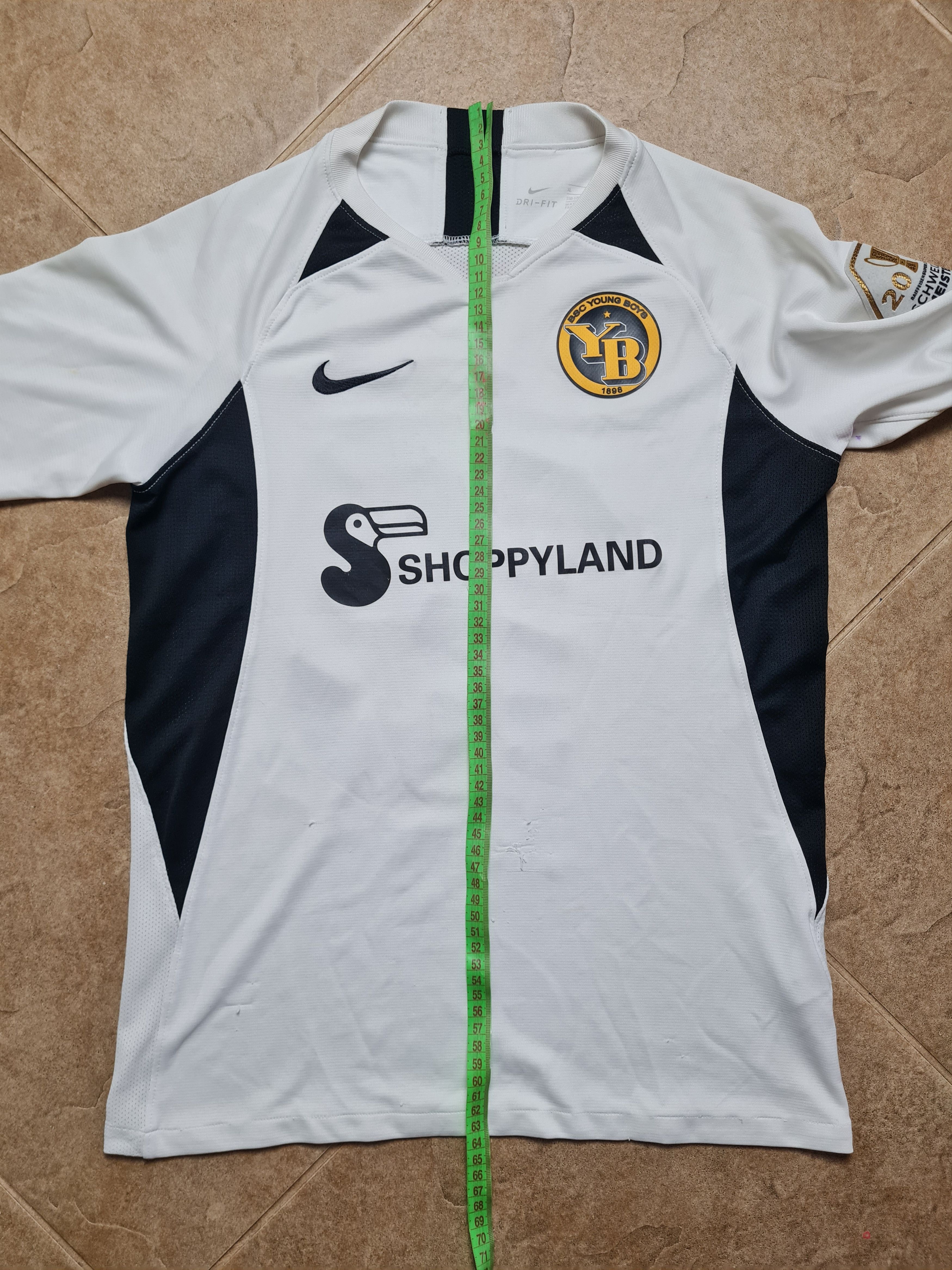 Nike BSC YOUNG BOYS 2019/2020 AWAY SHIRT SOCCER NIKE # 18 NSAME Size US XS / EU 42 / 0 - 5 Thumbnail