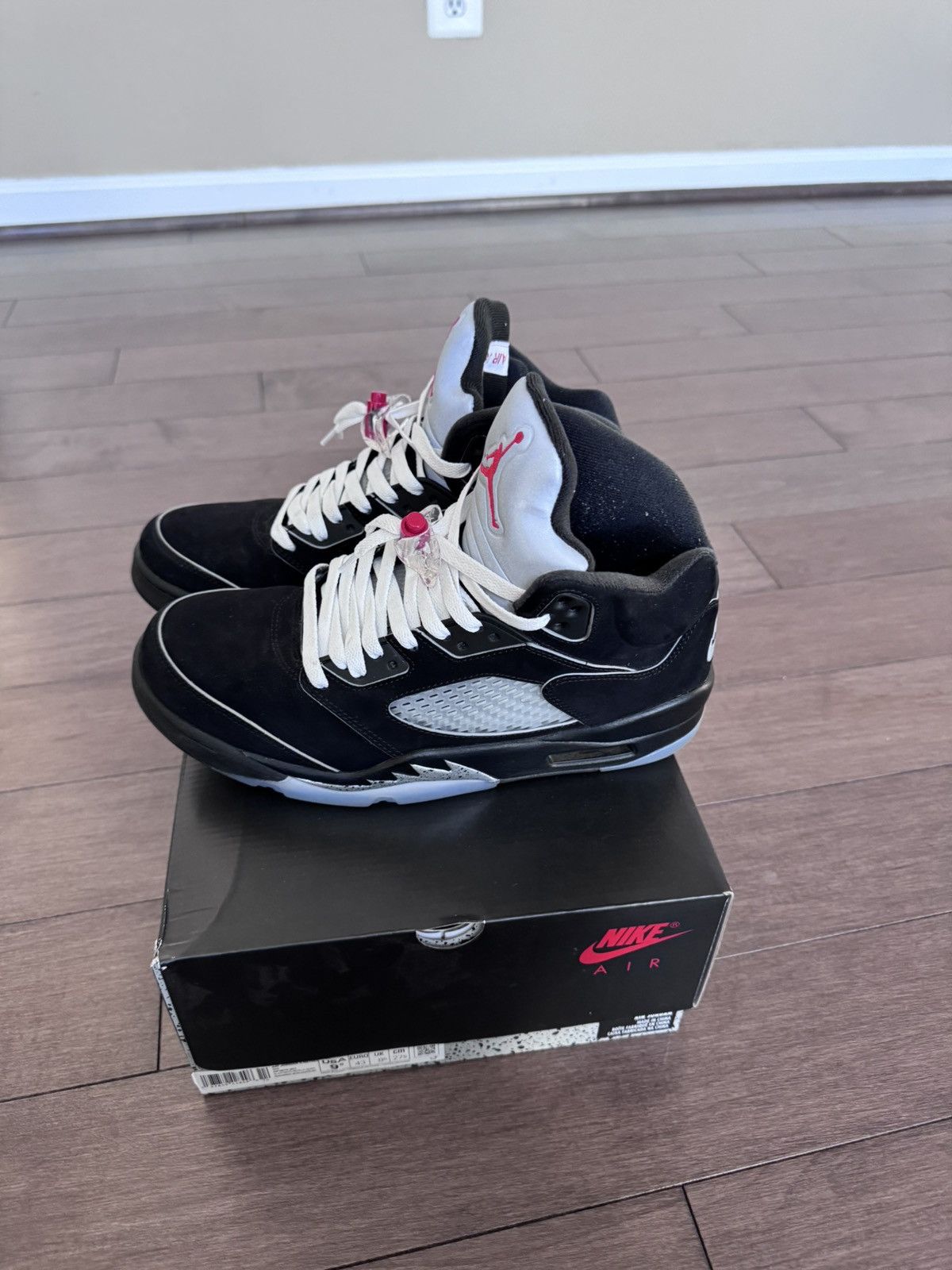 Jordan Brand Jordan 5 black metallic Size US 9.5 / EU 42-43 - 4 Thumbnail