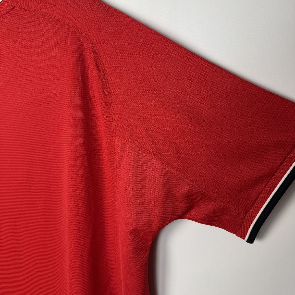 Umbro MANCHESTER UNITED 2000 2002 HOME FOOTBAL SHIRT SOCCER JERSEY Size US XL / EU 56 / 4 - 19 Thumbnail