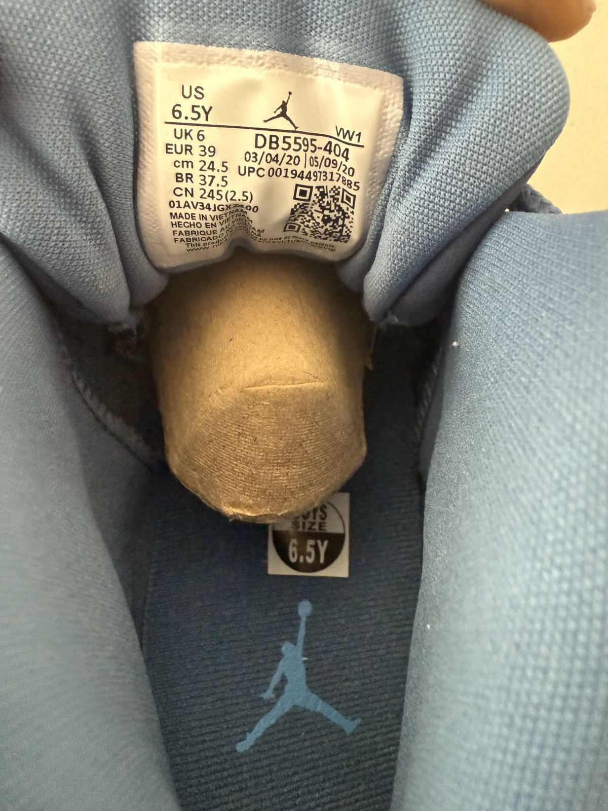 Jordan Brand Air Jordan Retro 12 SE (GS) Size US 6.5 / EU 39-40 - 8 Thumbnail
